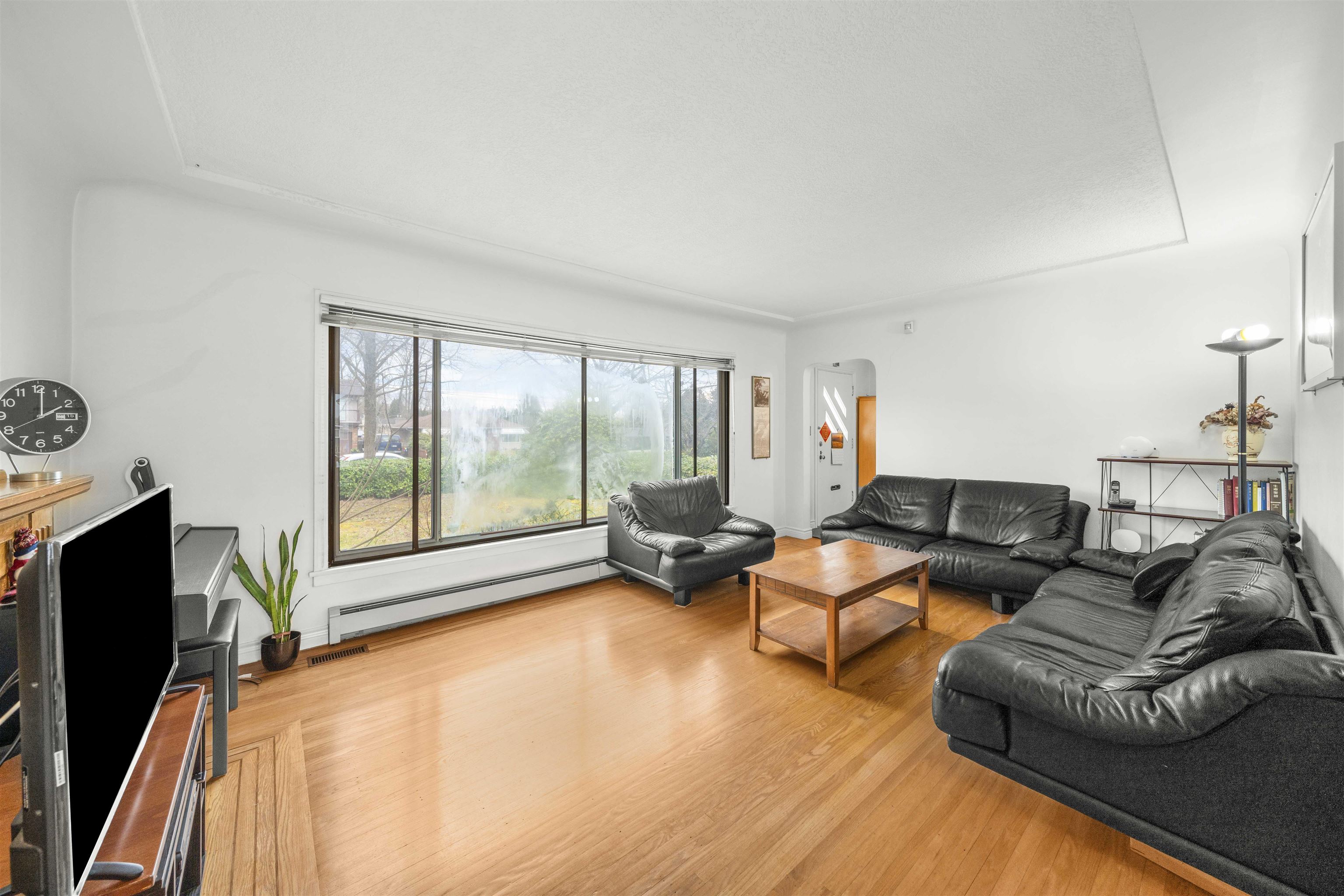 1371 Duthie Avenue, Burnaby, BC V5A 2R5