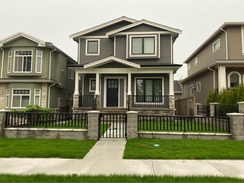 3345 Parker Street, Vancouver, BC V5K 2W1
