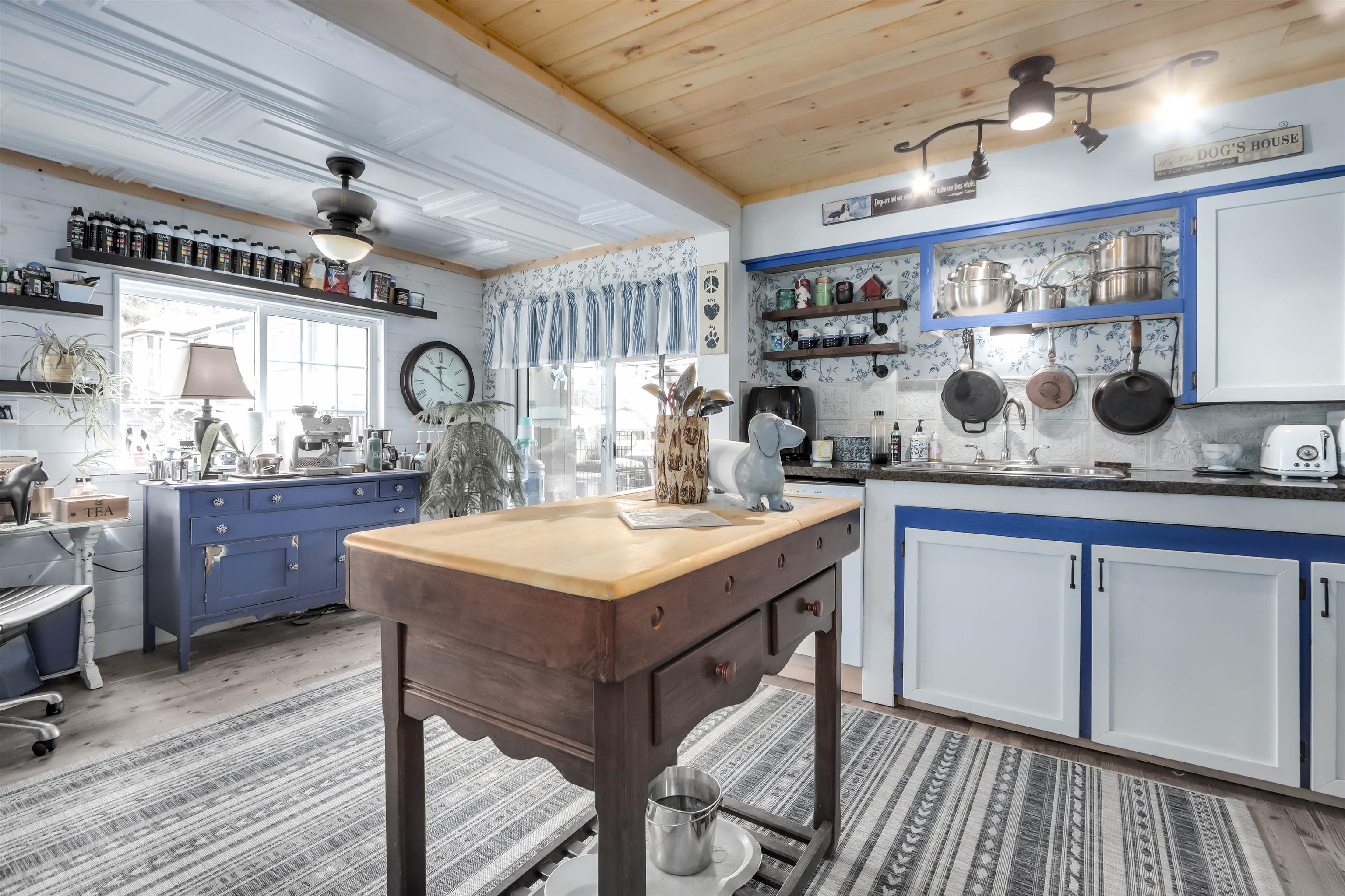 114b Avenue, Surrey, BC V3V 3P5