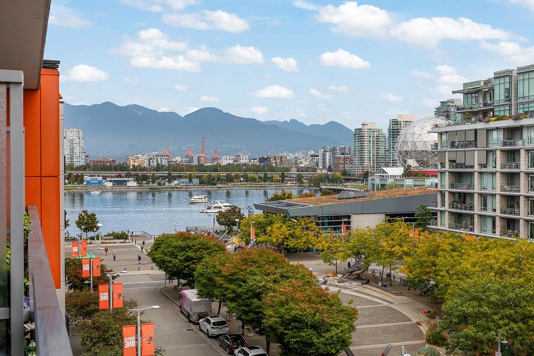 123 West 1st Avenue #605, Vancouver, BC V5Y 0E2