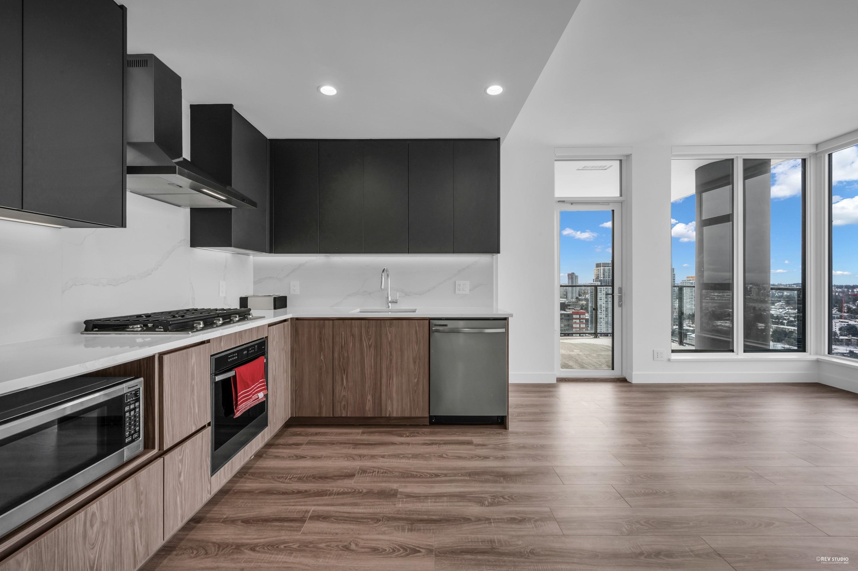 10750 135a Street #2607, Surrey, BC V3T 0V4