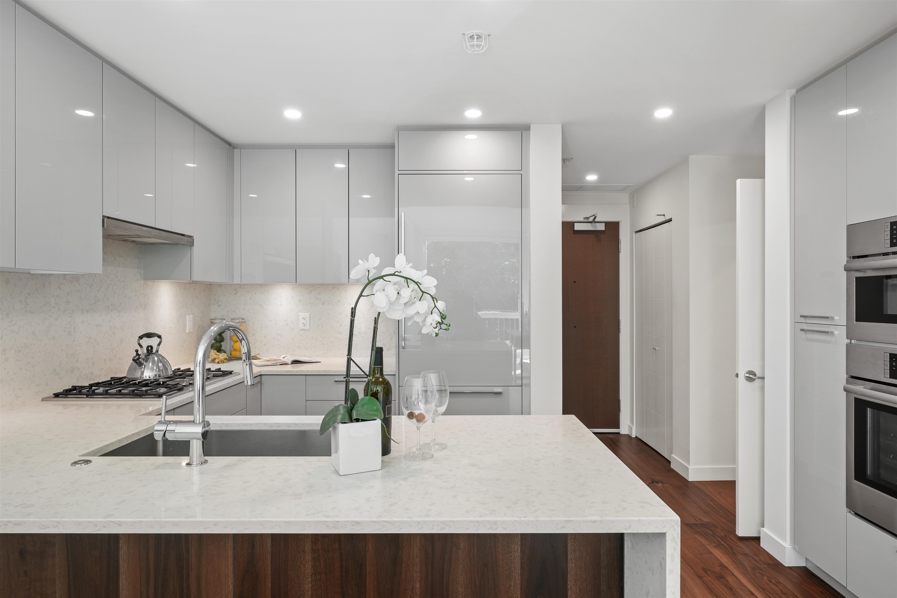 5058 Cambie Street #107, Vancouver, BC V5Z 2Z5