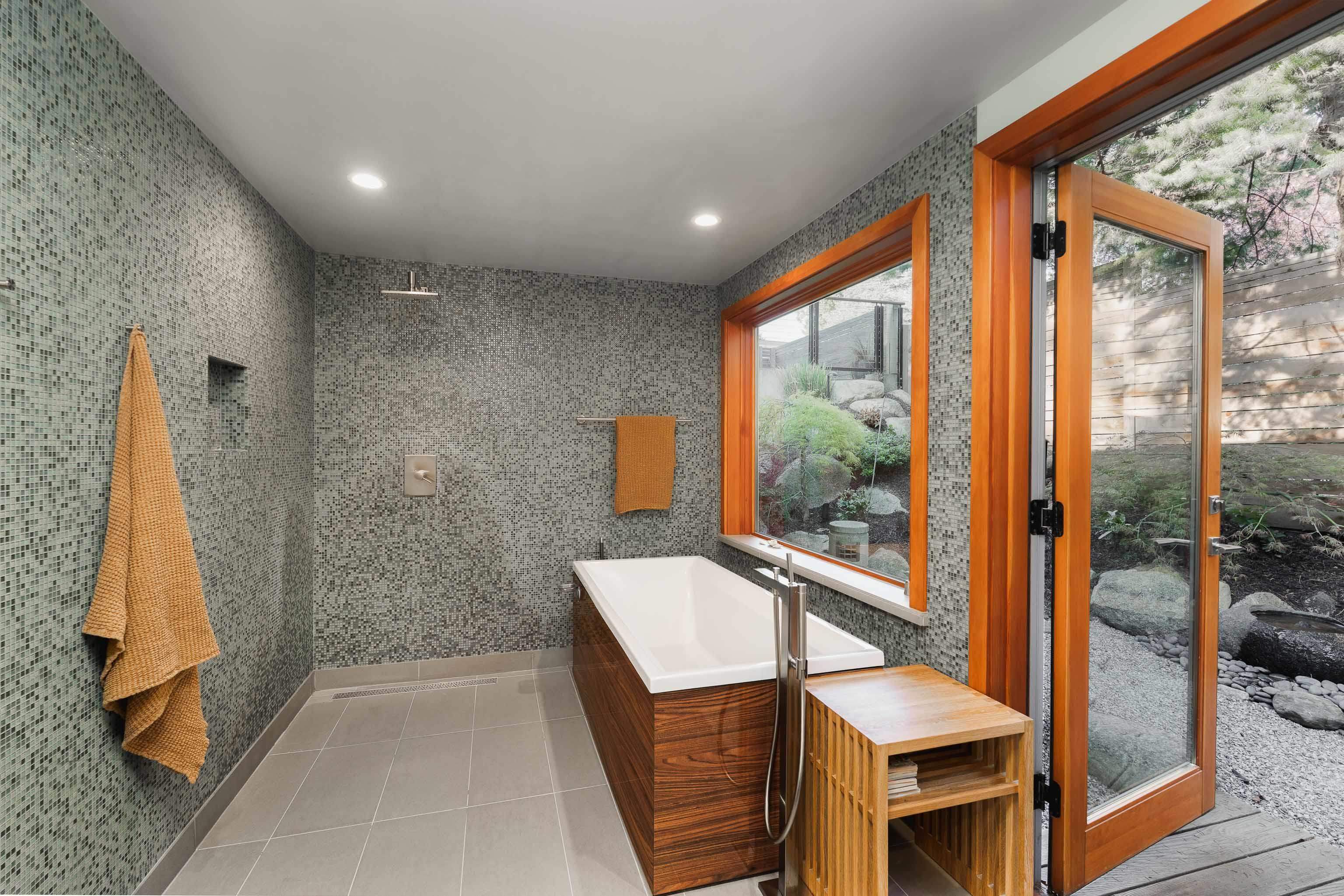 6329 Sunshine Coast Hwy, Sechelt, BC V7Z 0M3