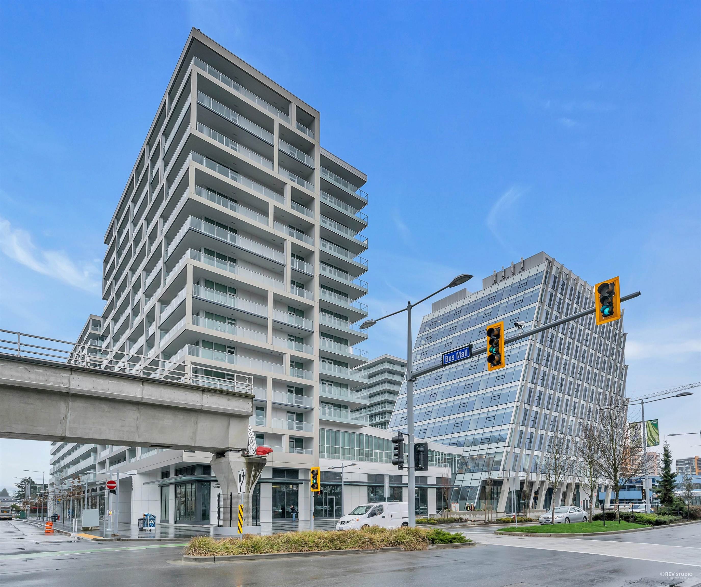 6320 Number 3 Rd #860, Richmond, BC V6Y 0L5
