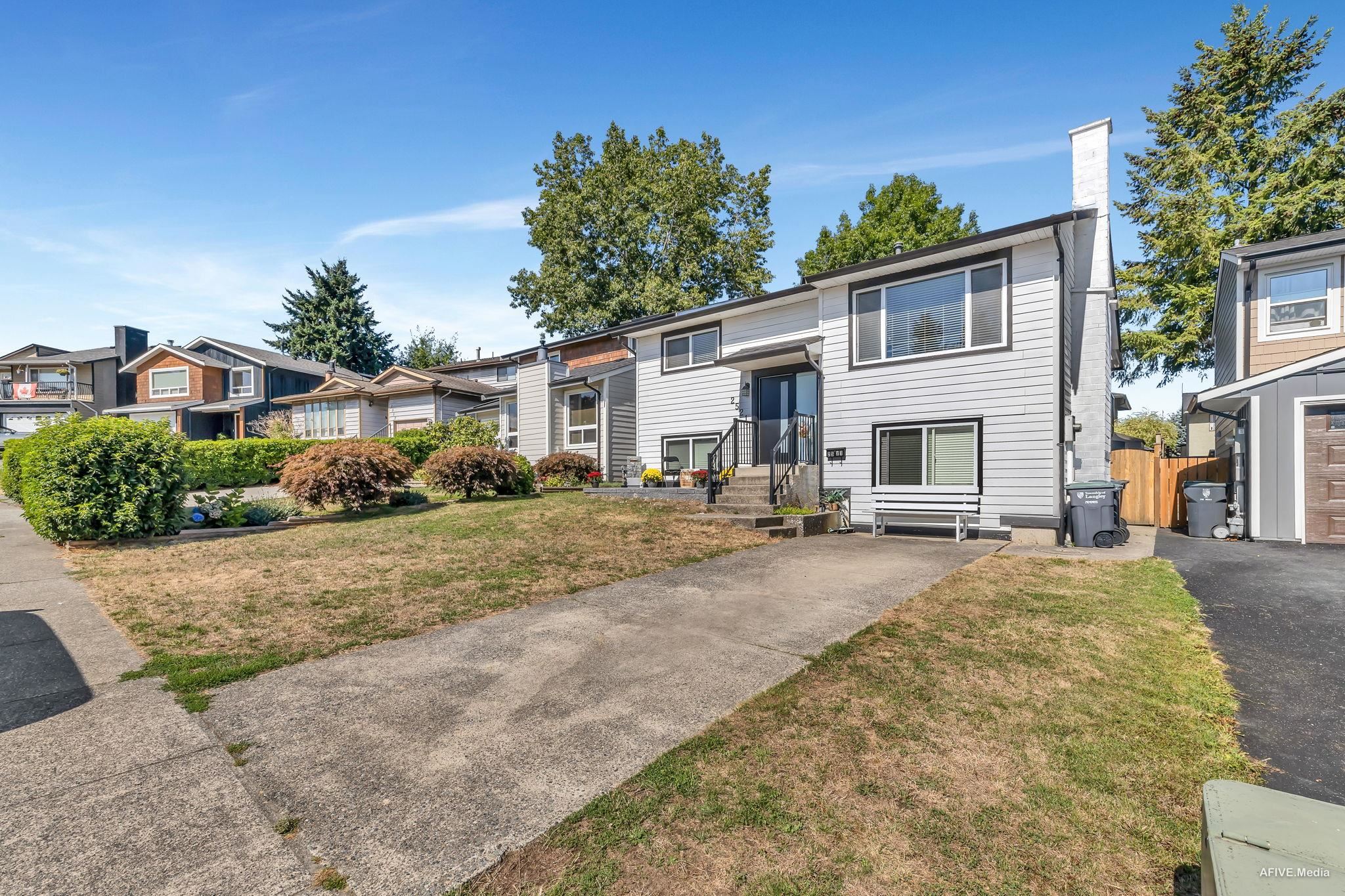 2521 Wilding Crescent, Langley, BC V2Y 1C8