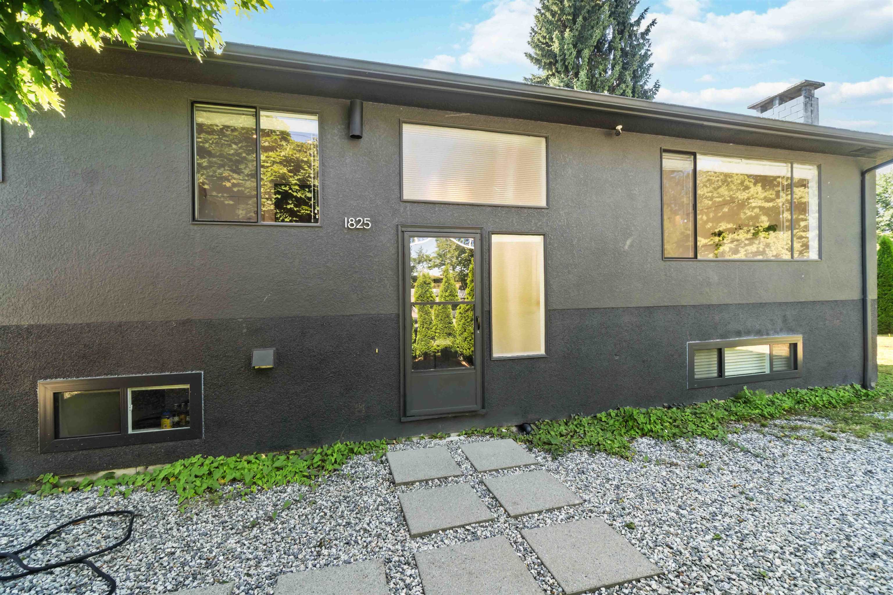 1825 Skeena Street, Vancouver, BC V5M 3Y2