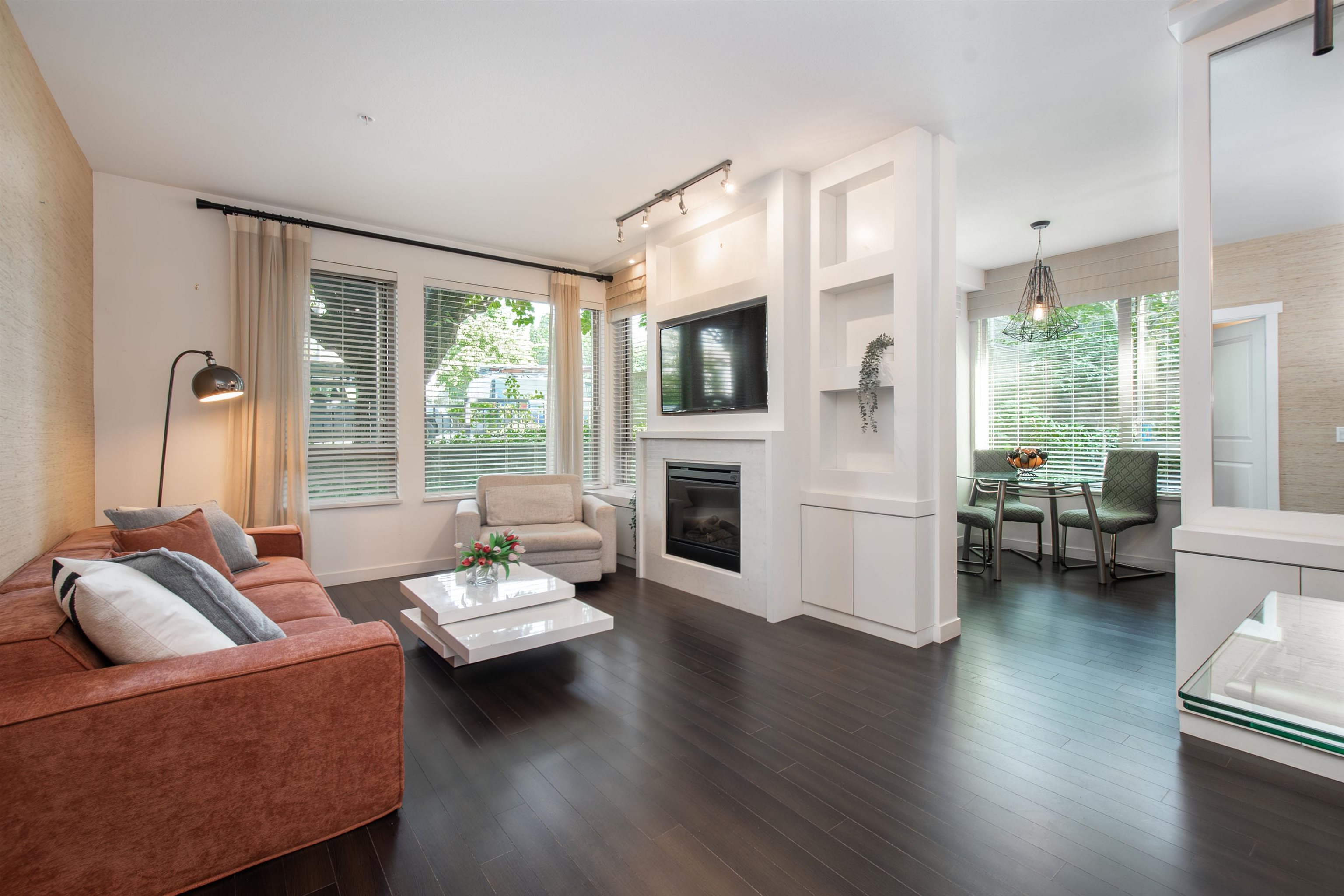 119 22nd Street West #116, North Vancouver, BC V7M 0B4