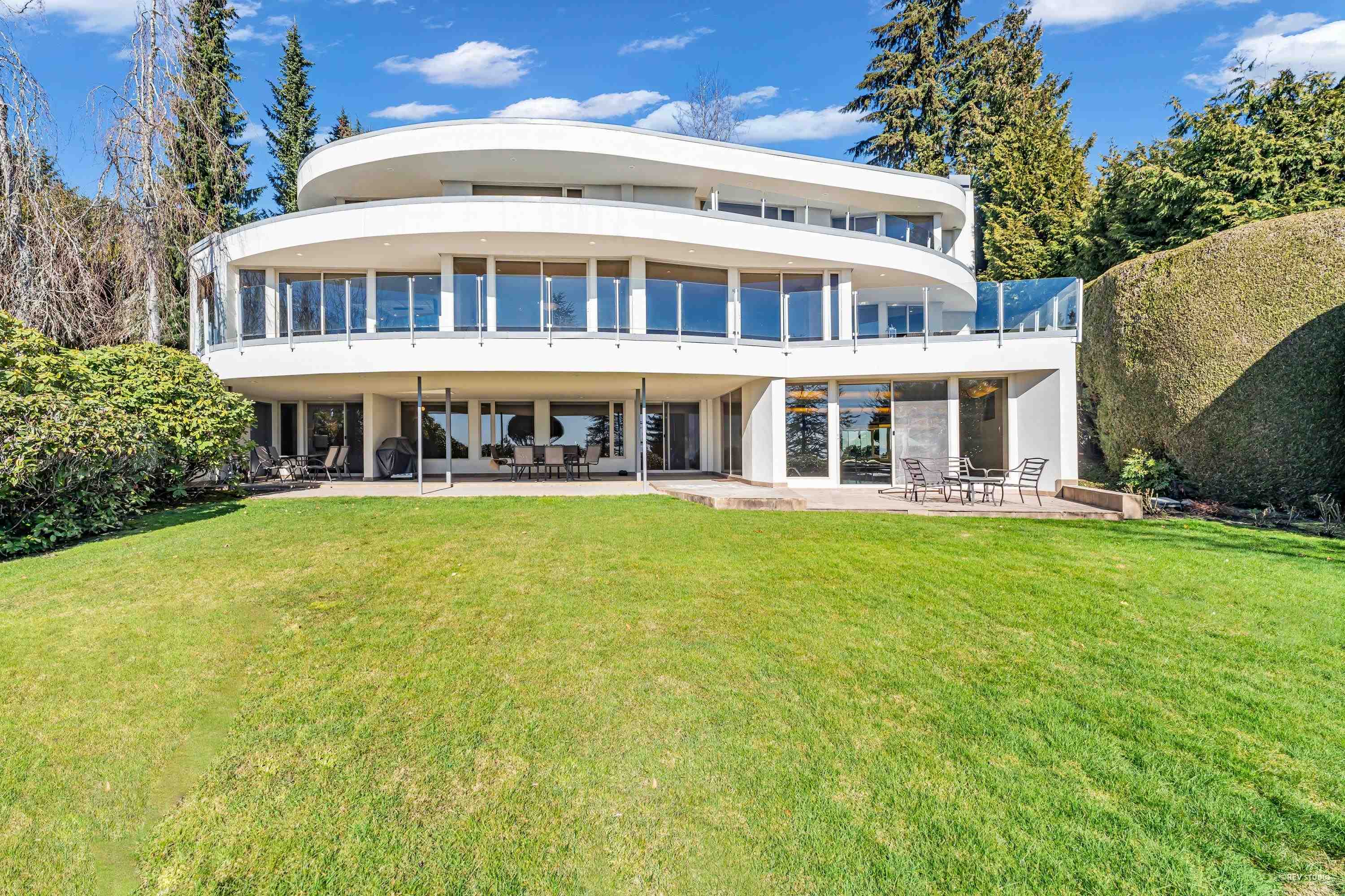 1407 Bramwell Road, West Vancouver, BC V7S 2N8