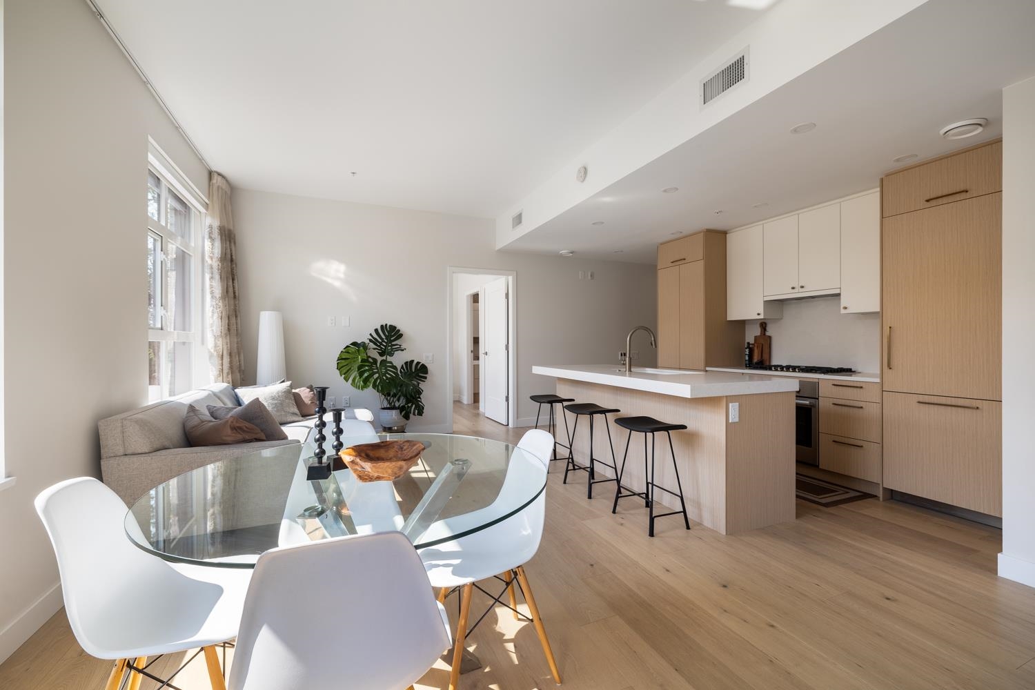 5007 Ash Street #207, Vancouver, BC V5Z 3G3