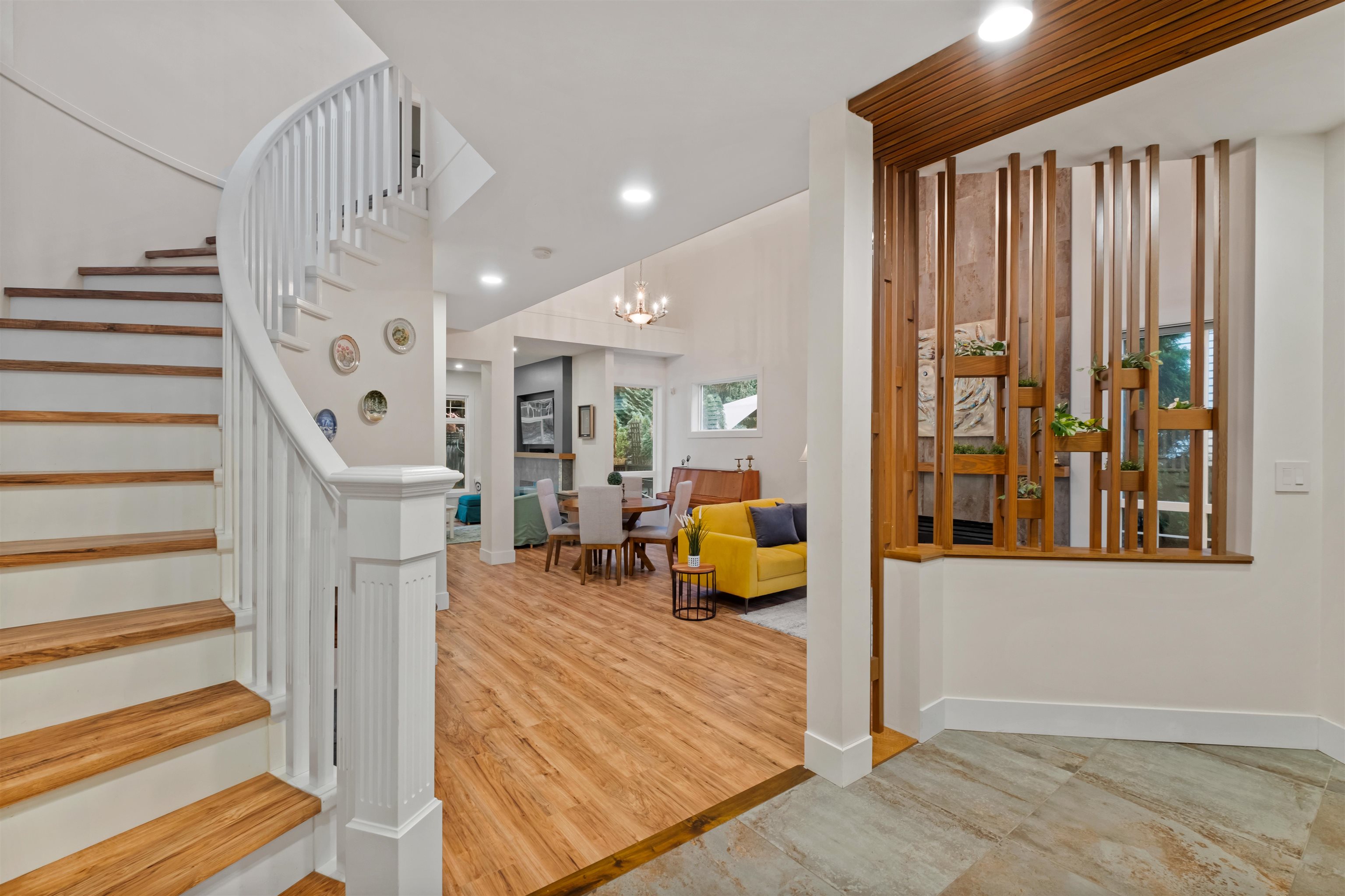 1693 Arbutus Place, Coquitlam, BC V3E 3K2