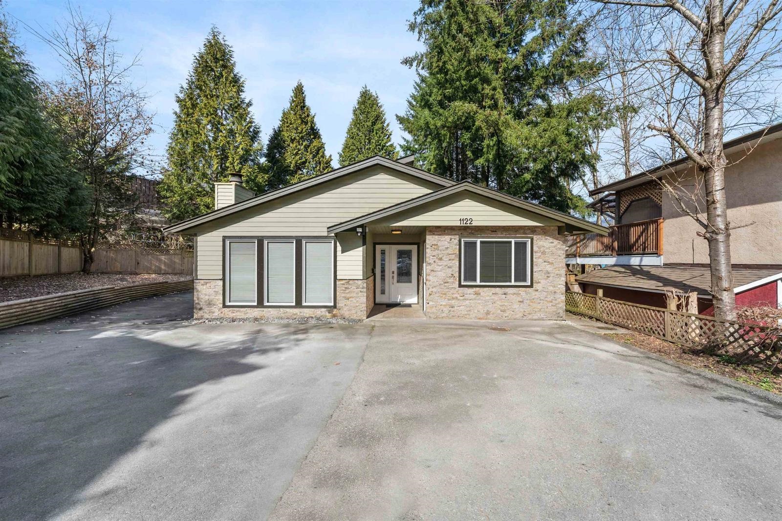 1122 Wallace Court, Coquitlam, BC V3C 4X4