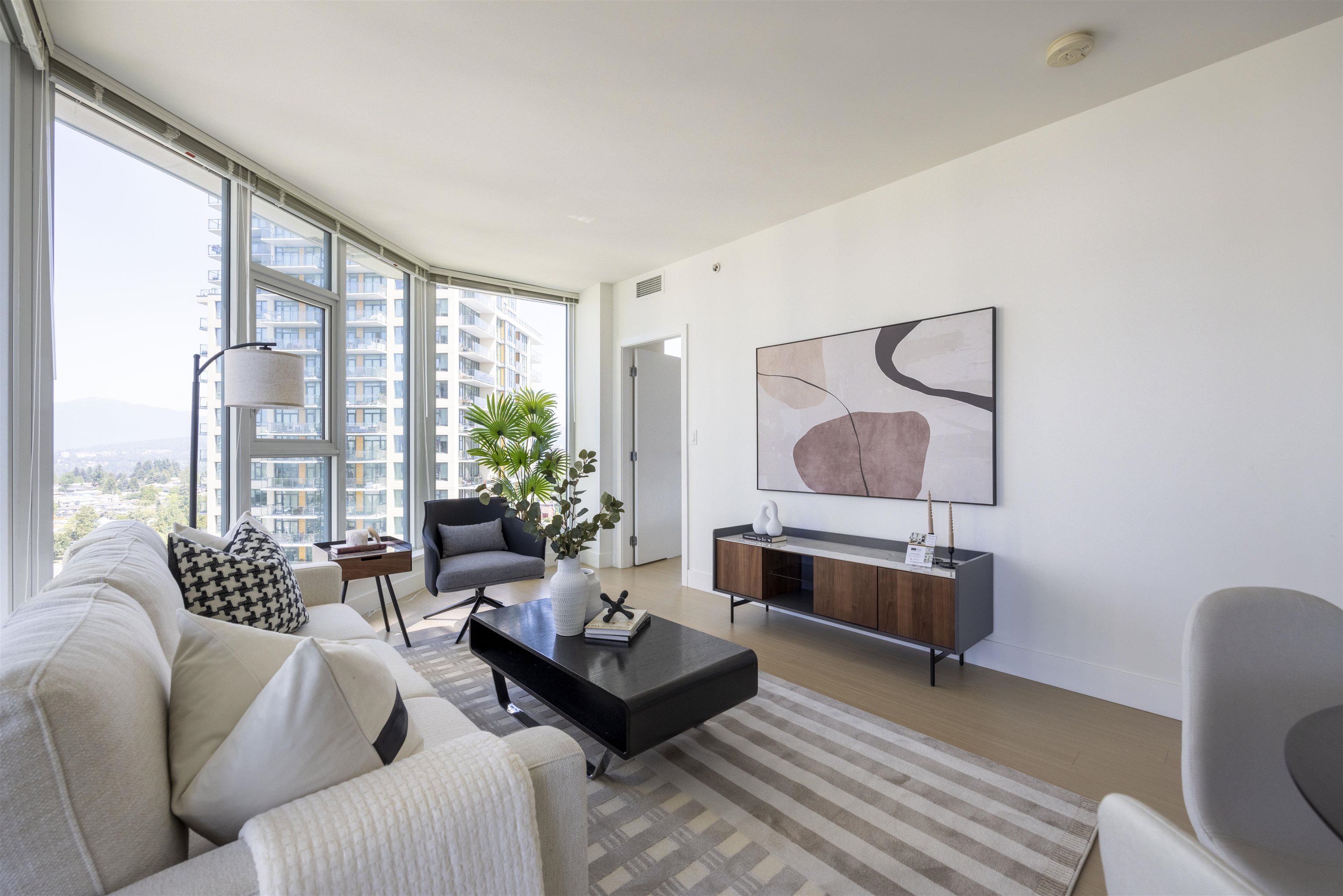 7388 Kingsway #2002, Burnaby, BC V3N 0G9