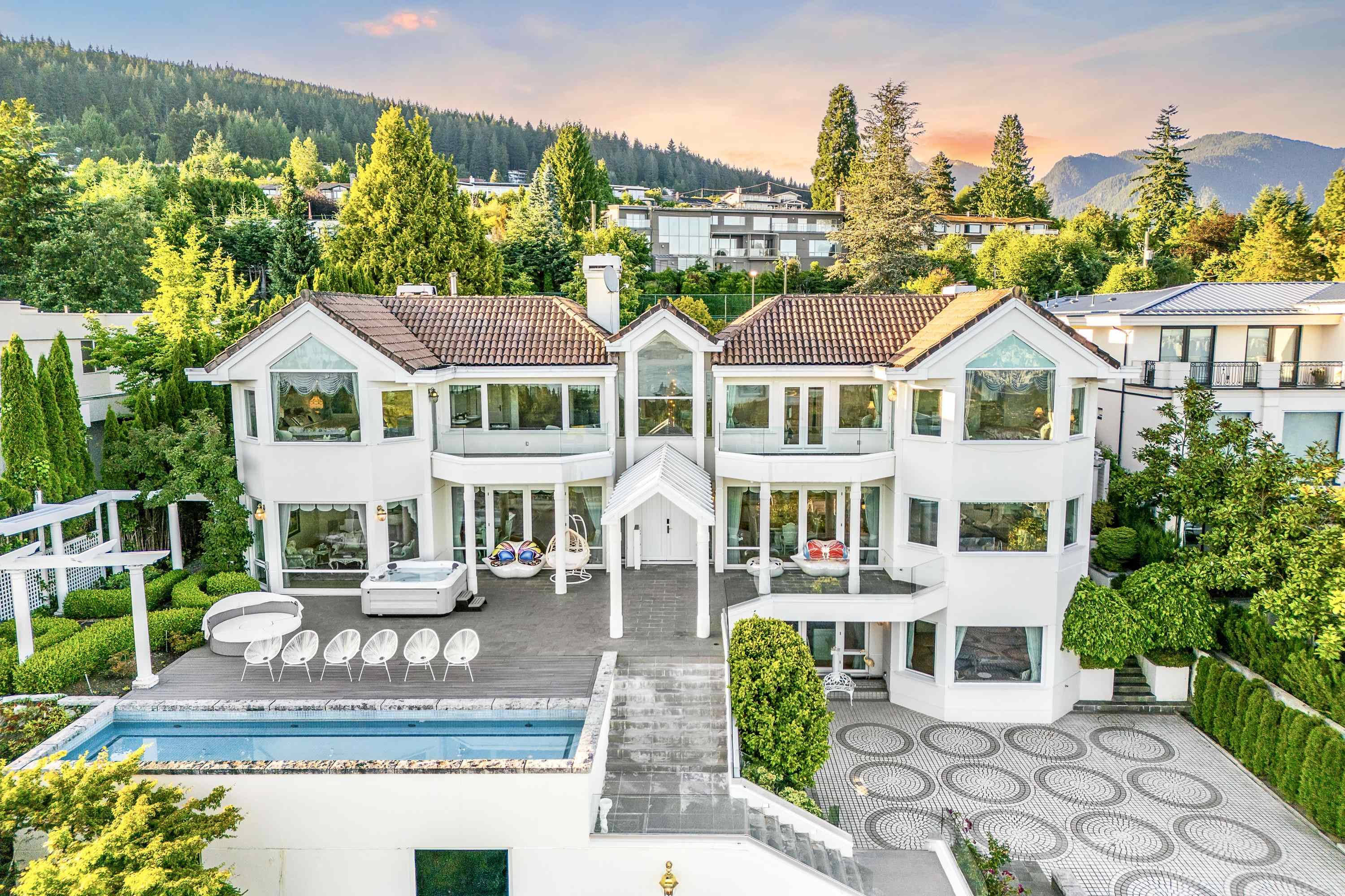 965 King Georges Way, West Vancouver, BC V7S 1S6