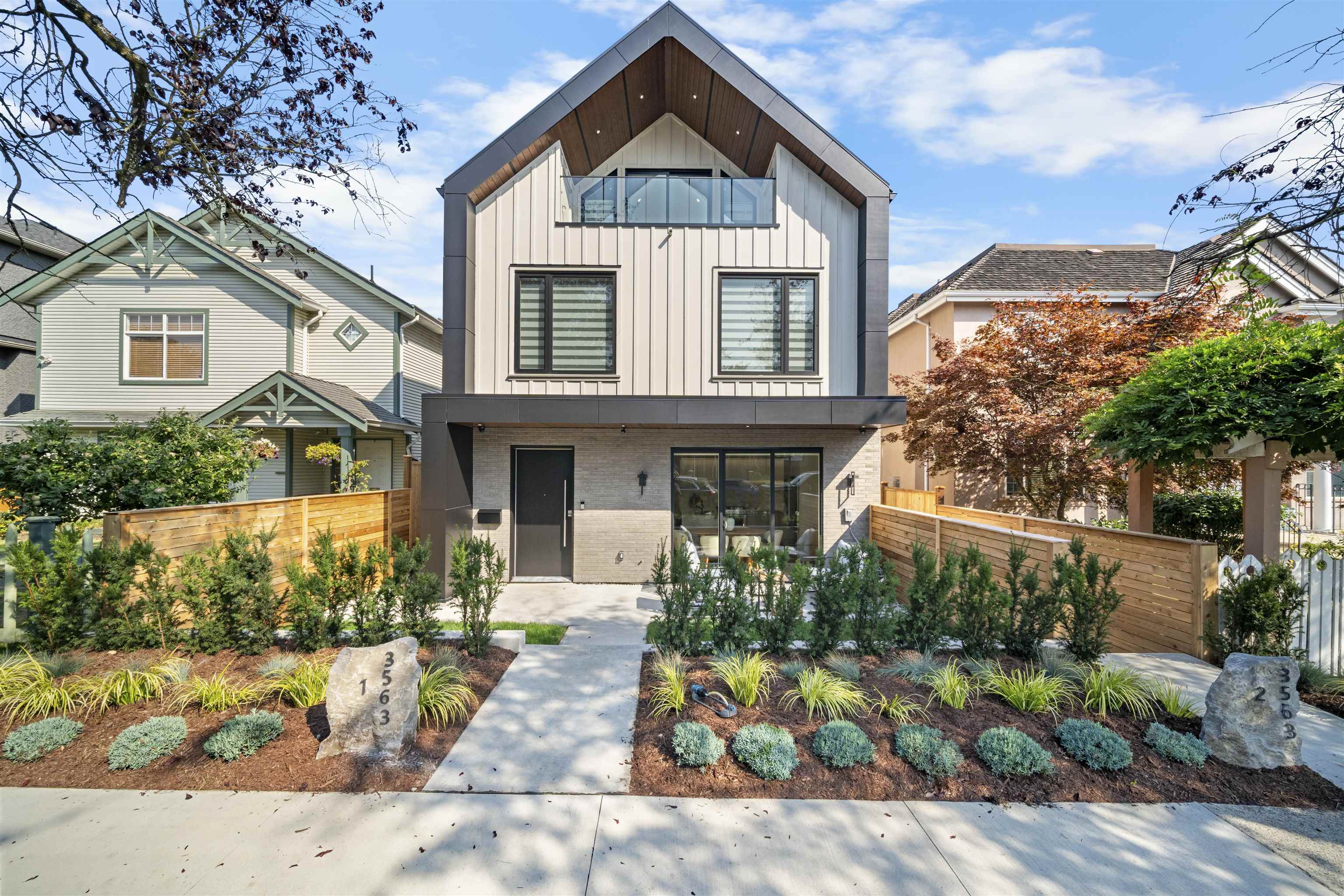 3563 East 25th Avenue #1, Vancouver, BC V5R 1K3
