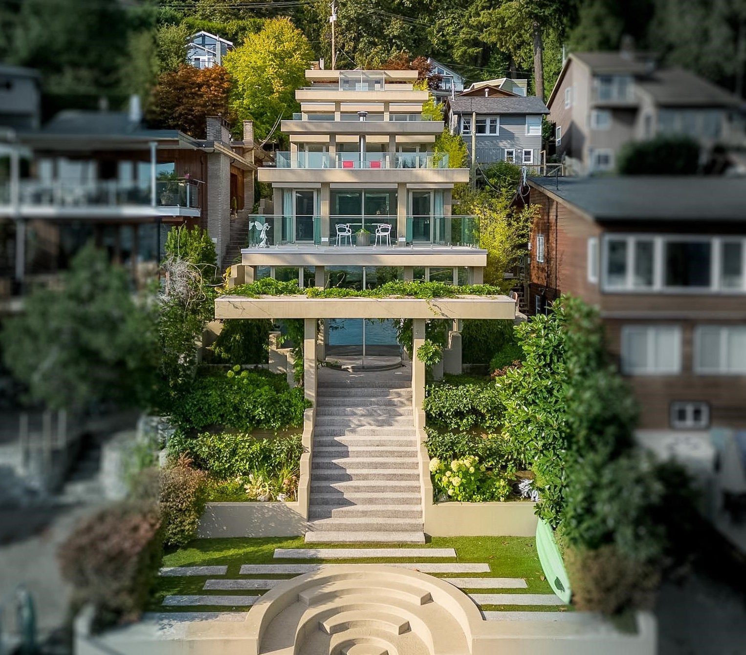 2724 Panorama Drive, North Vancouver, BC V7G 1V6
