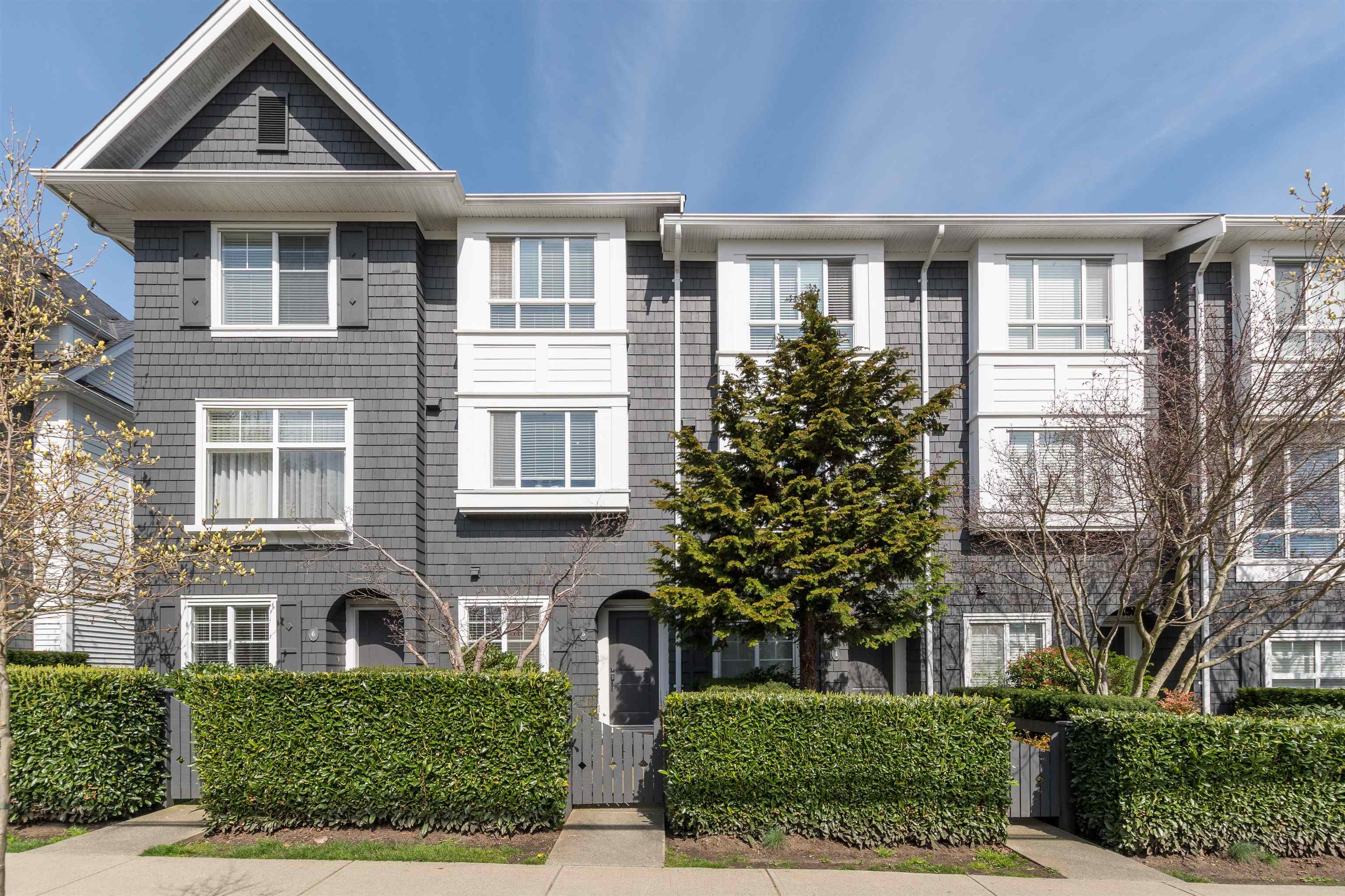 14955 60 Avenue #5, Surrey, BC V3S 1R8