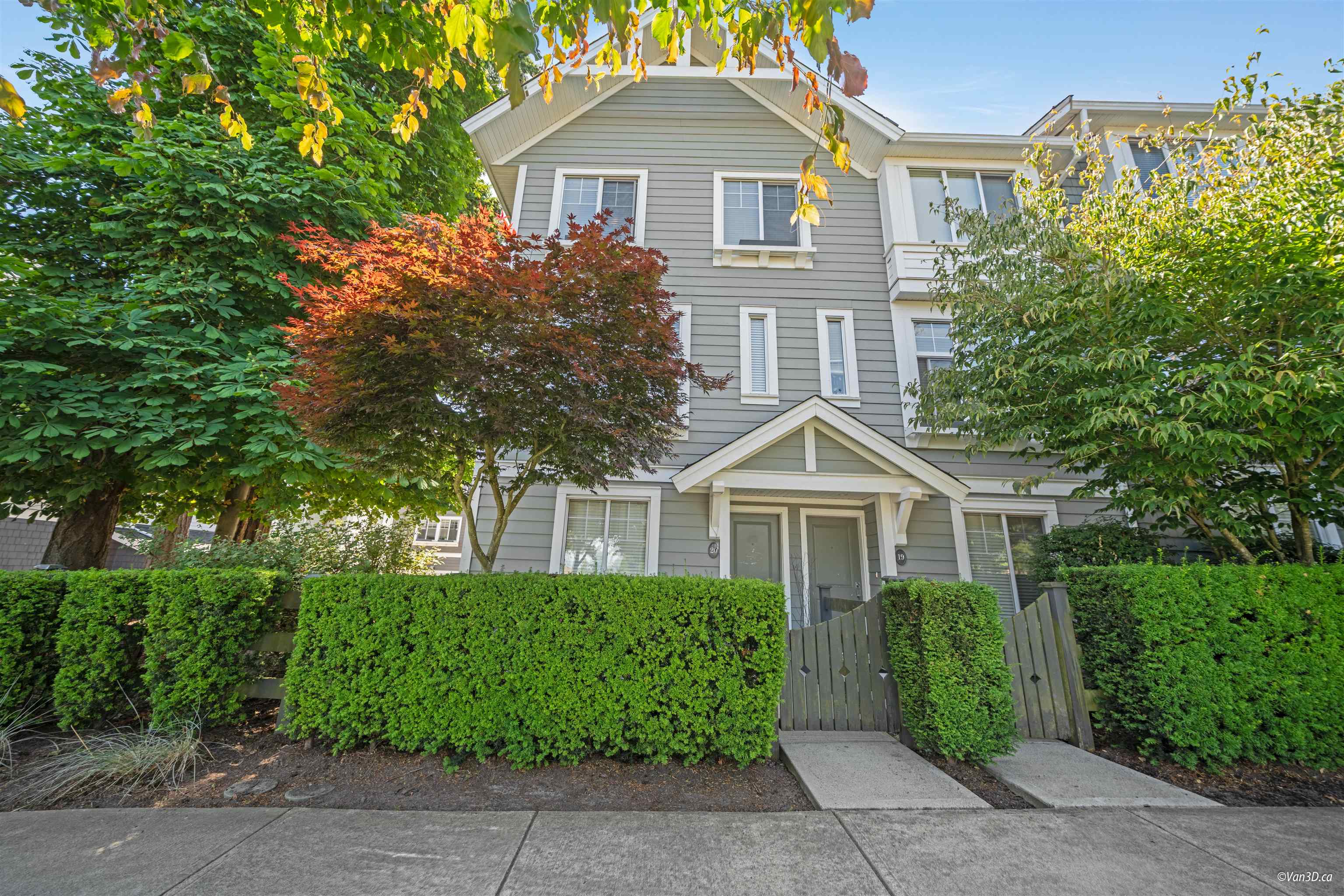 15128 24 Avenue #20, Surrey, BC V4A 2H8