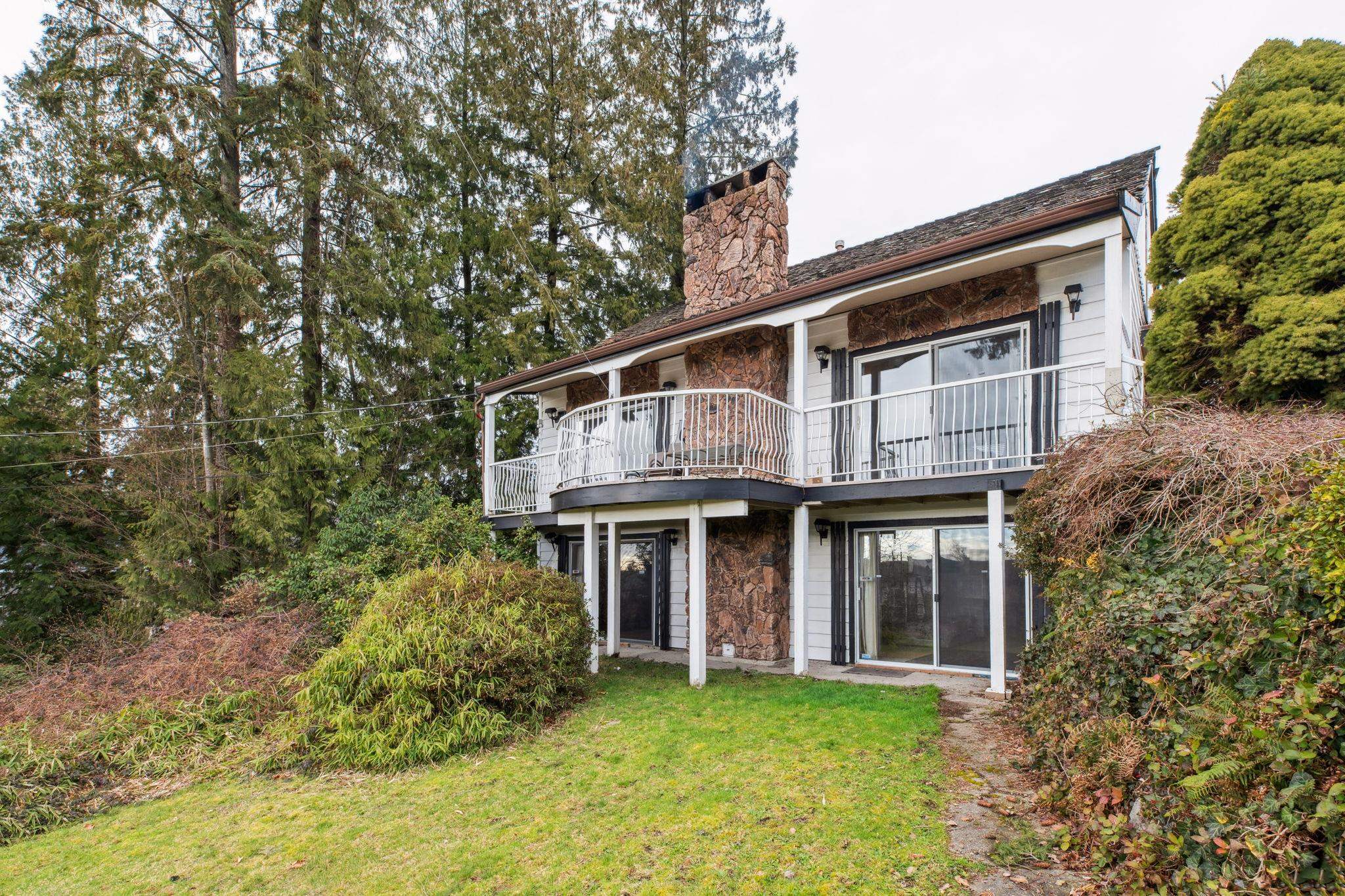 3417 Roxton Avenue, Coquitlam, BC V3B 7M9