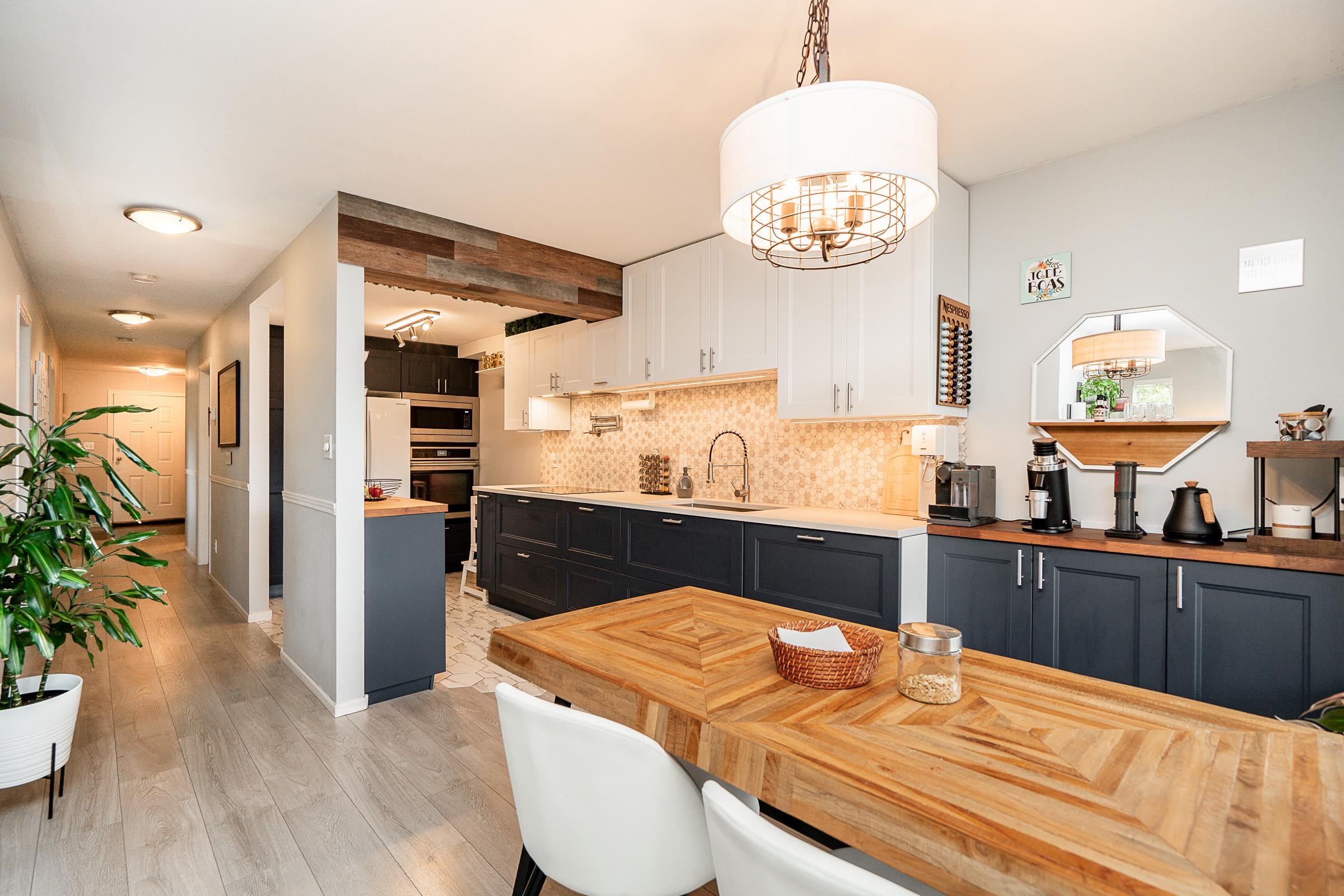 7465 Sandborne Avenue #301, Burnaby, BC V3N 4W7