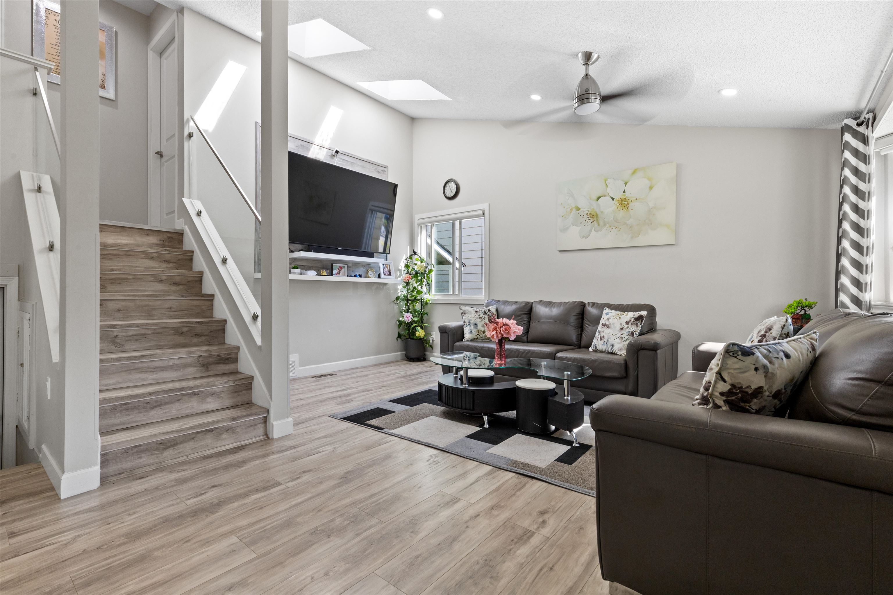 129b Street, Surrey, BC V3W 6Z8