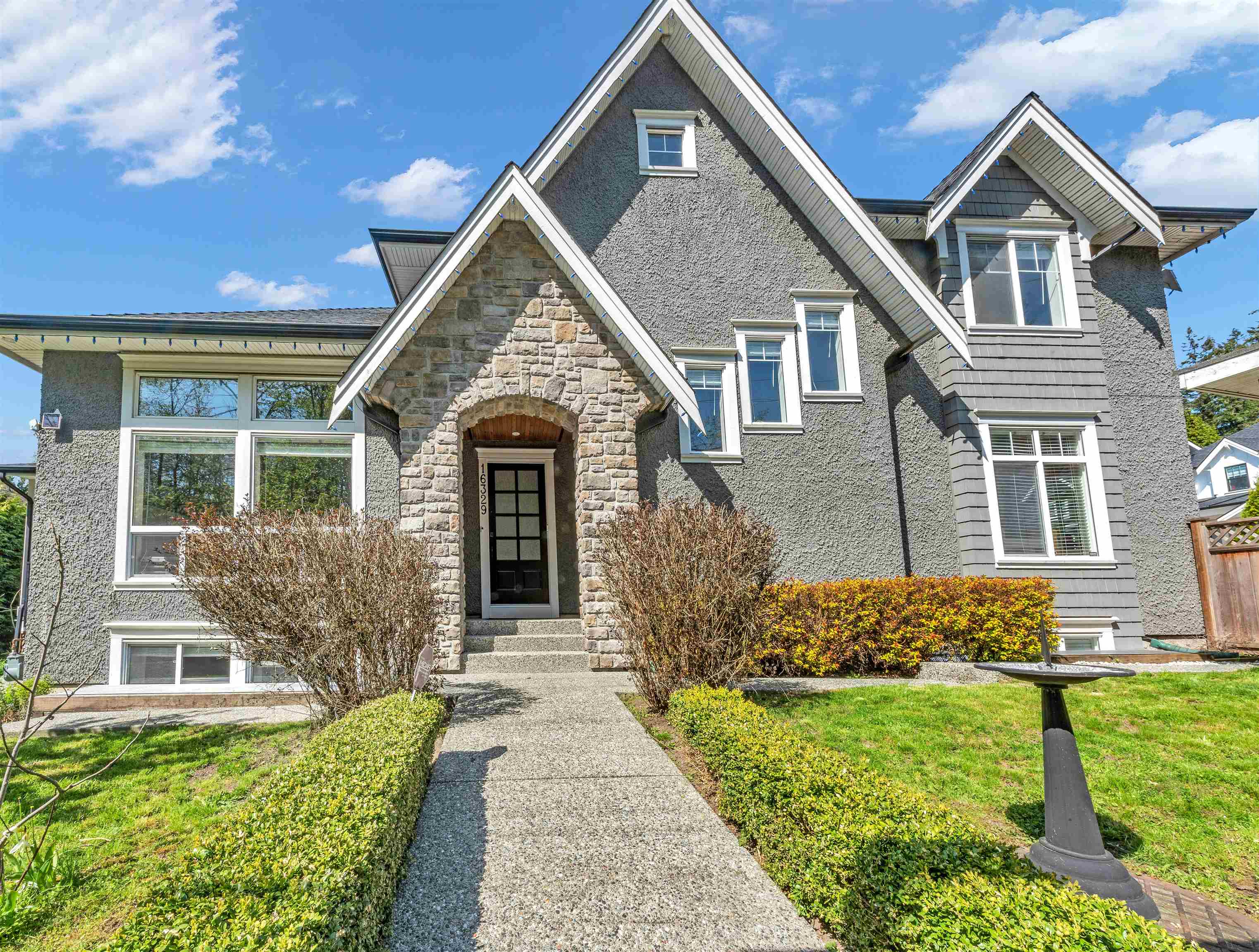 8 Avenue, Surrey, BC V4A 1A3