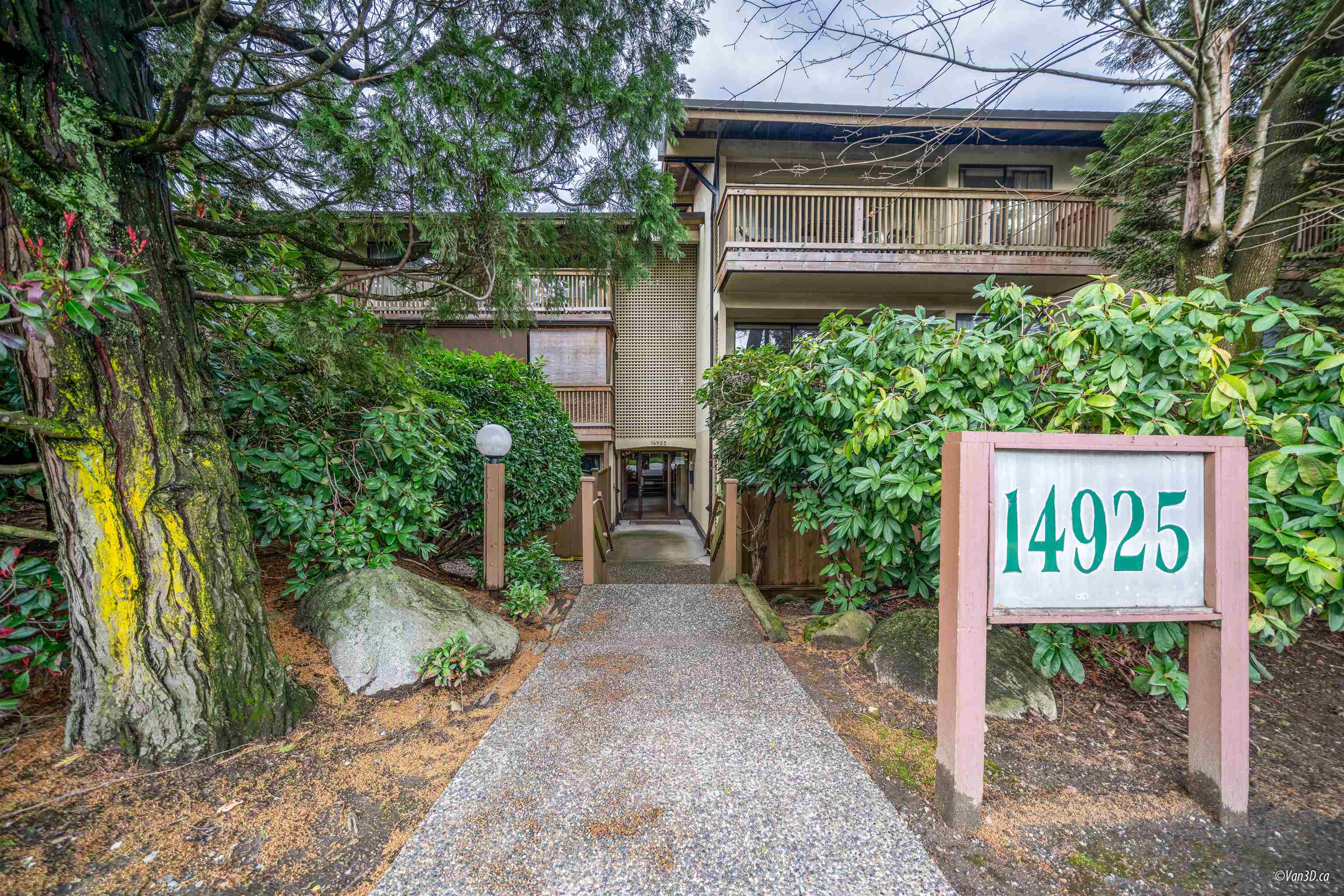14925 100 Avenue #201, Surrey, BC V3R 1J6