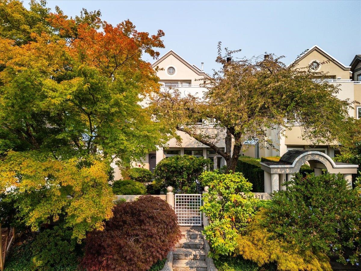 1973 Whyte Avenue, Vancouver, BC V6J 1B4