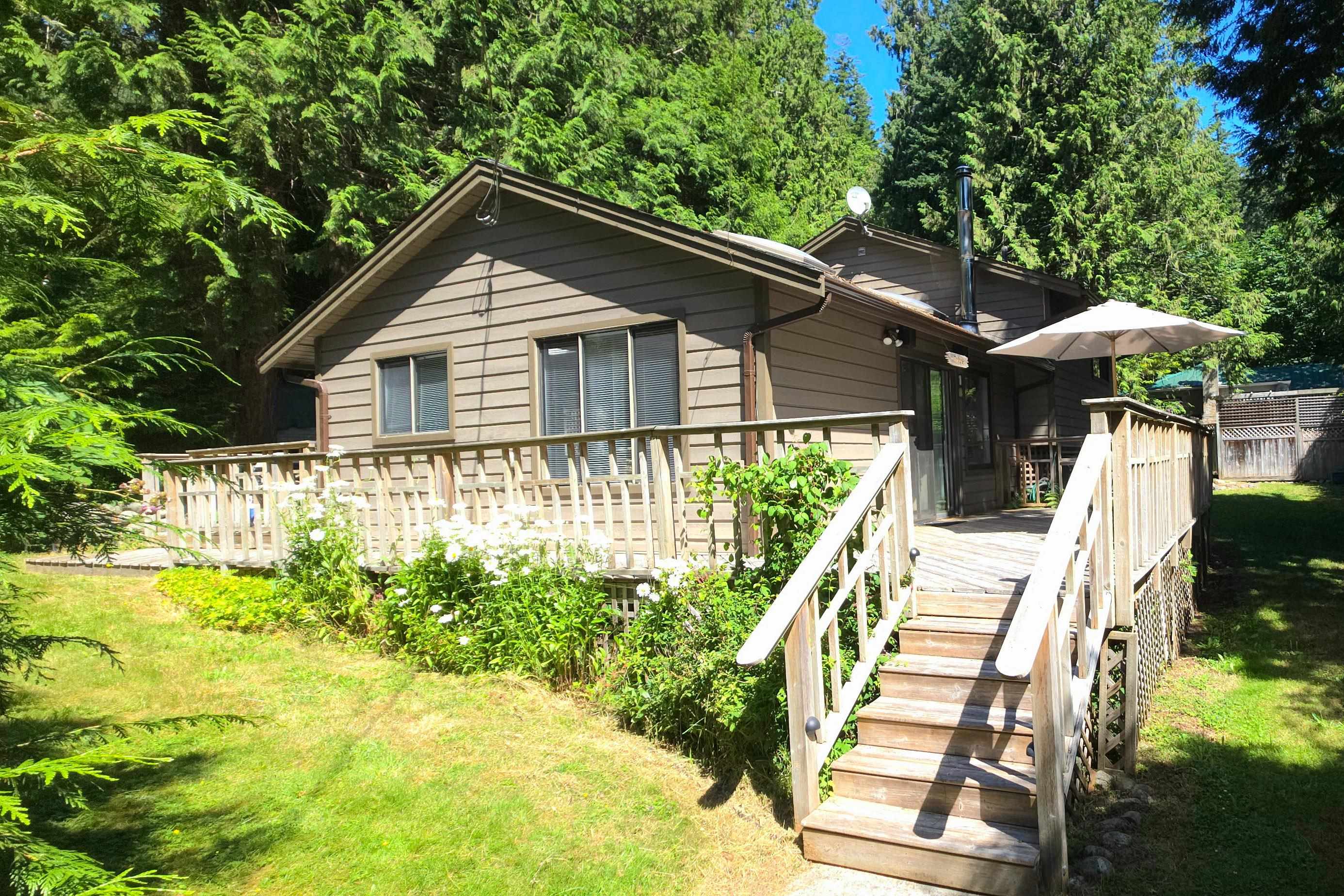 350 Oak Ave, Keats Island, BC V0N 1V0