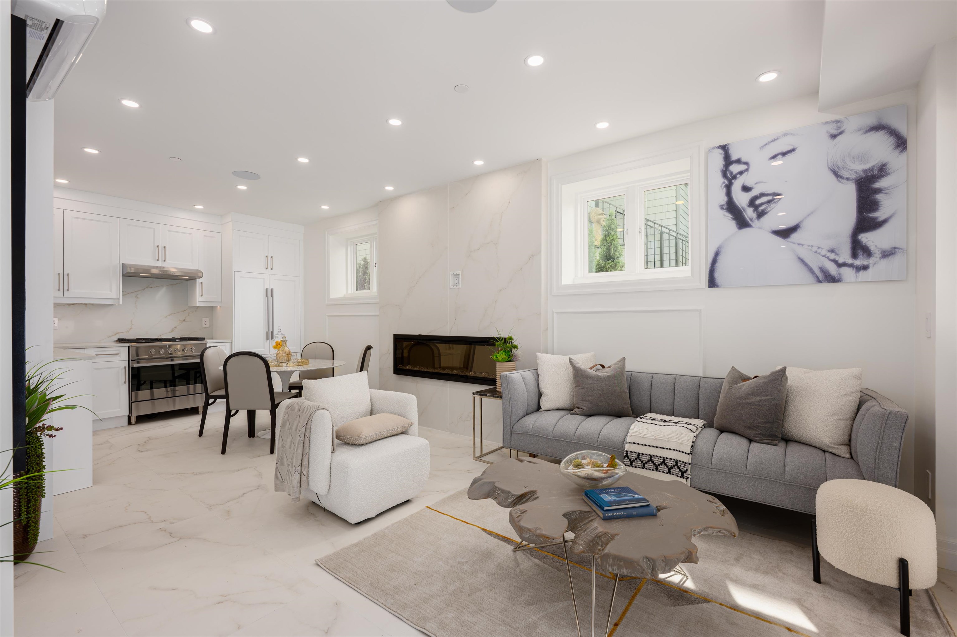 2016 W 15th Ave, Vancouver, BC V6J 2L5