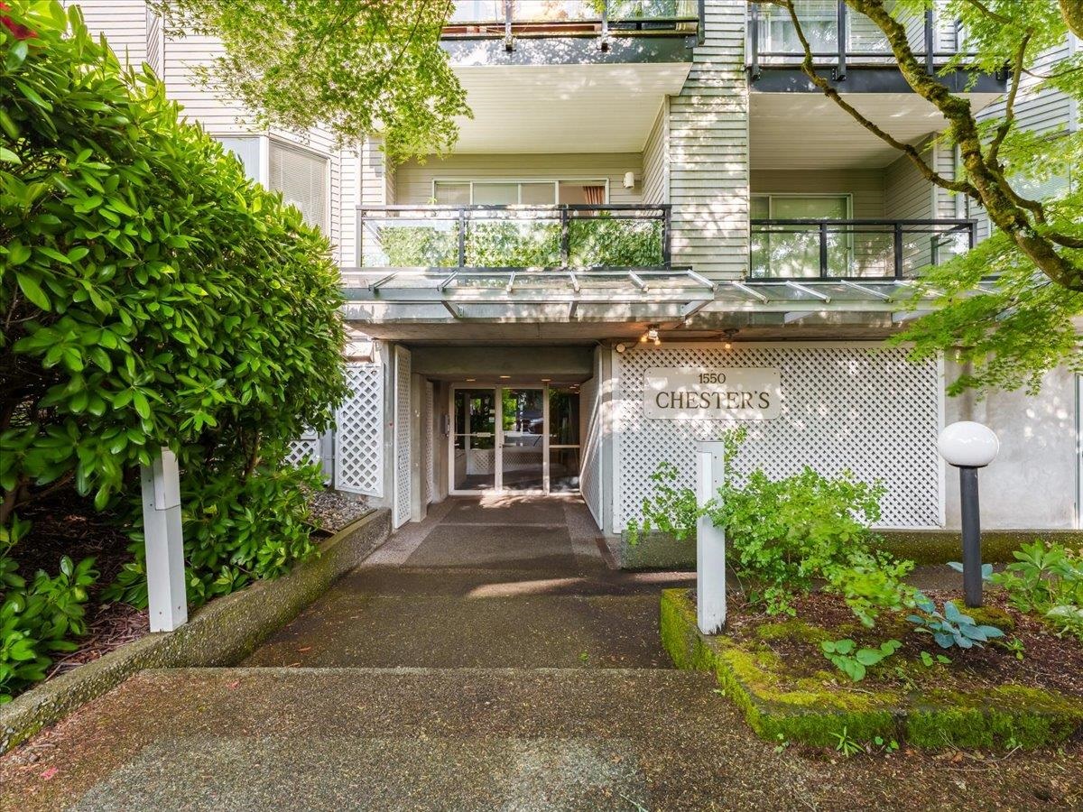 1550 Chesterfield Avenue #202, North Vancouver, BC V7M 2N6