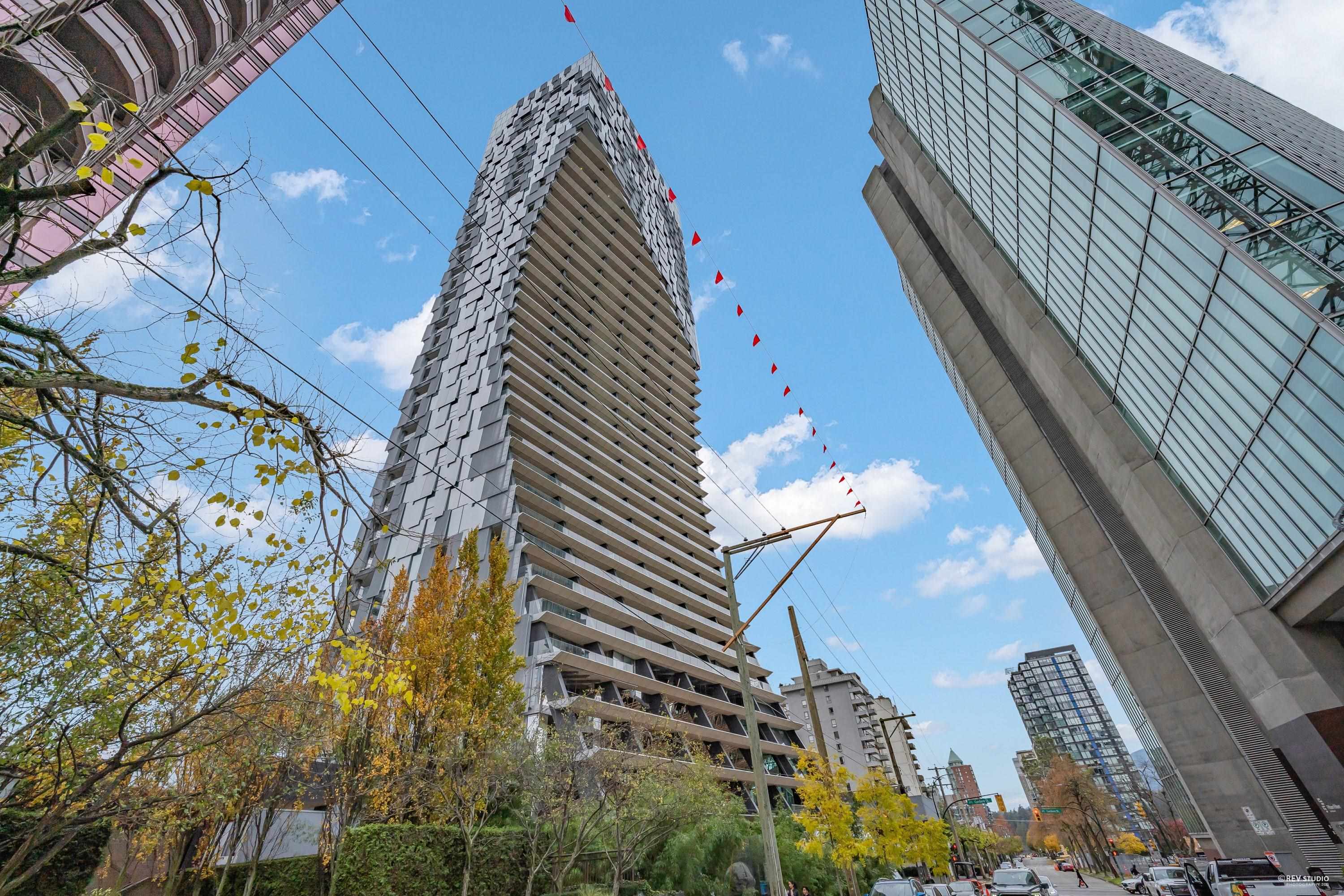 1568 Alberni St #804, Vancouver, BC V6G 0E3