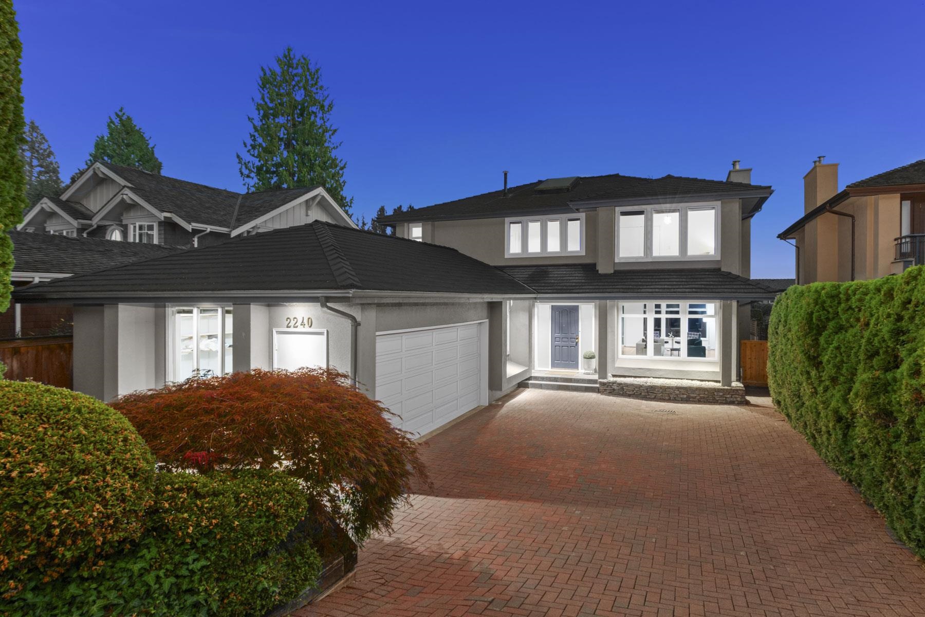 2240 Kings Avenue, West Vancouver, BC V7V 2C2