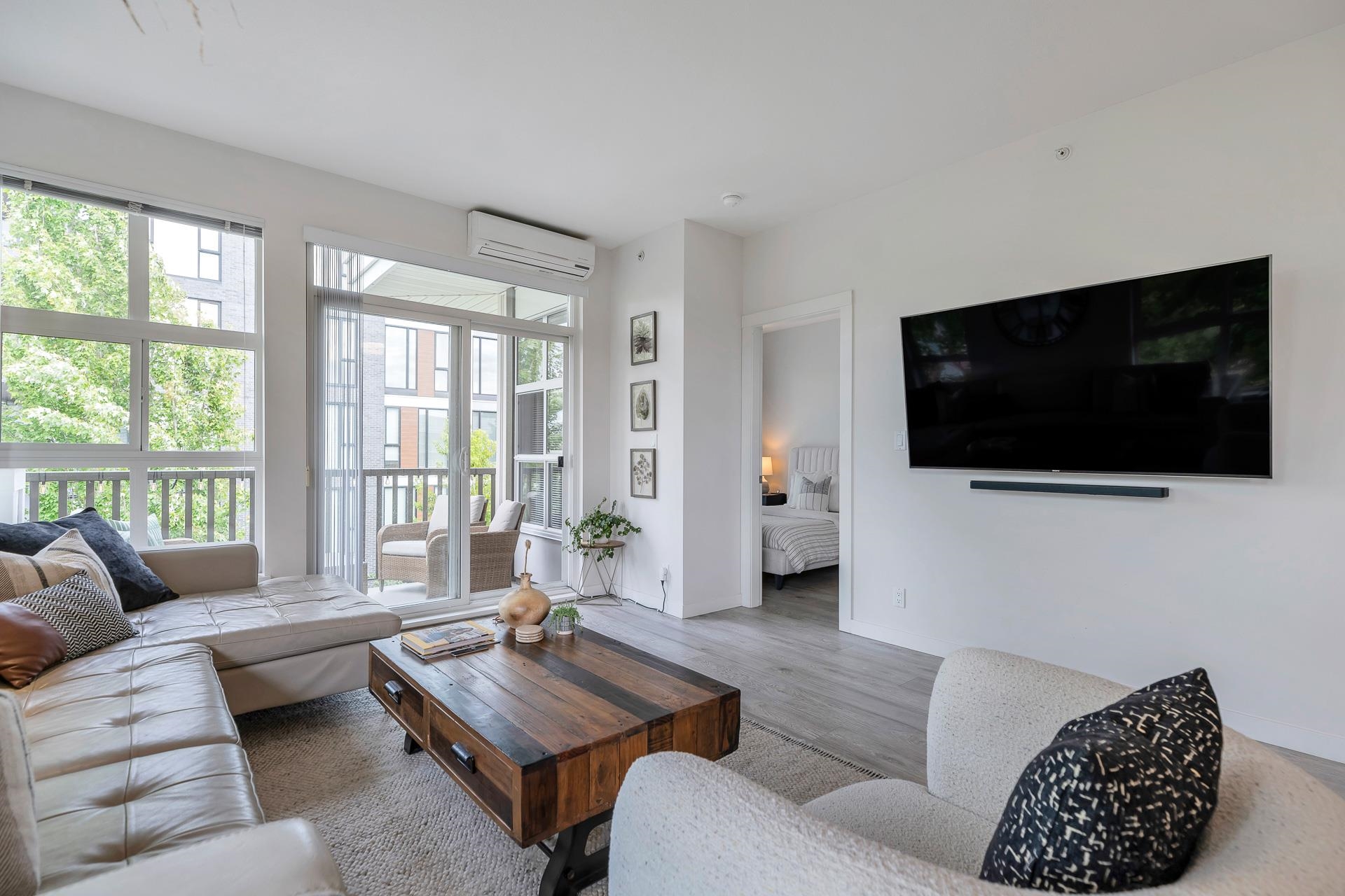 15168 19 Avenue #415, Surrey, BC V4A 0A5