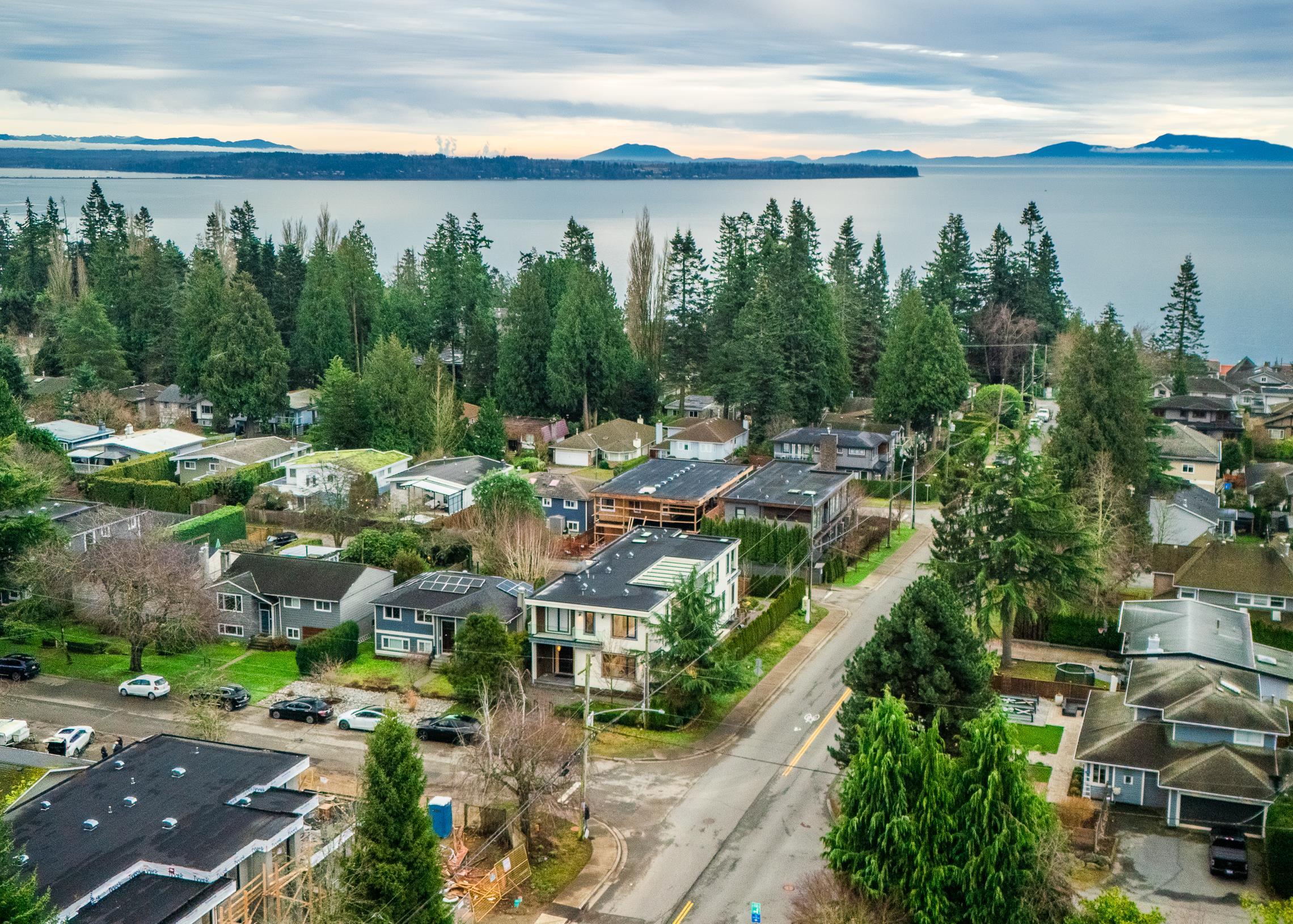 13600 Blackburn Avenue, White Rock, BC V4B 2Y8