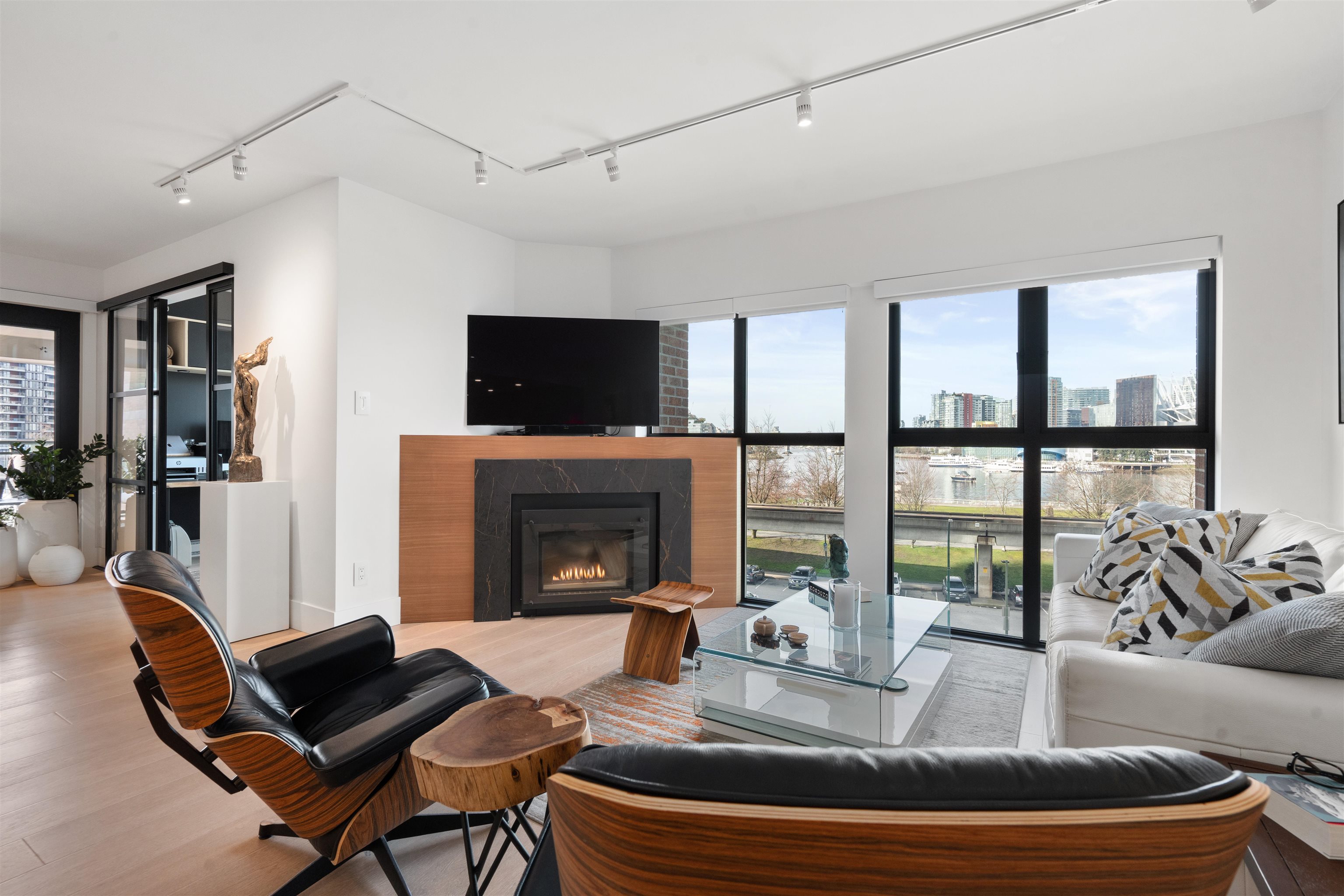 1128 Quebec Street #406, Vancouver, BC V6A 4E1