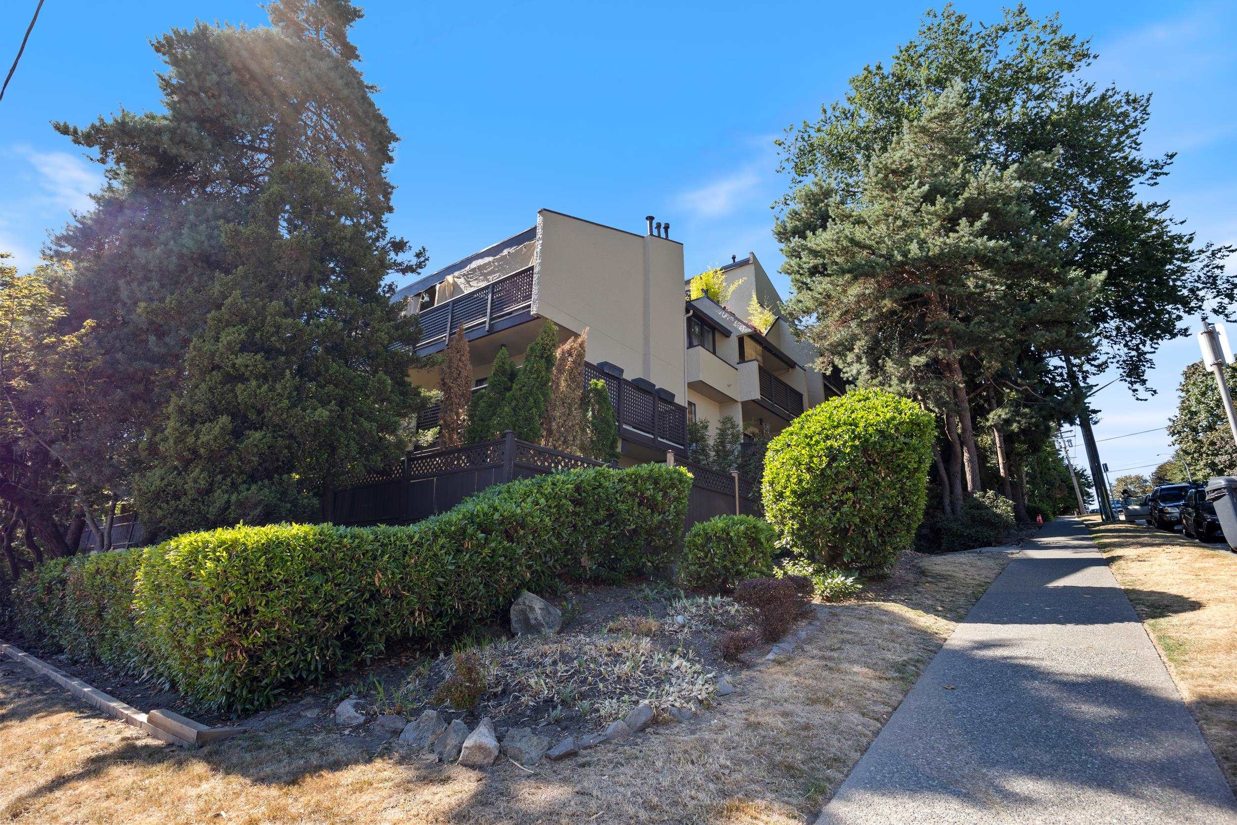 110 Seventh Street #306, New Westminster, BC V3M 5W5