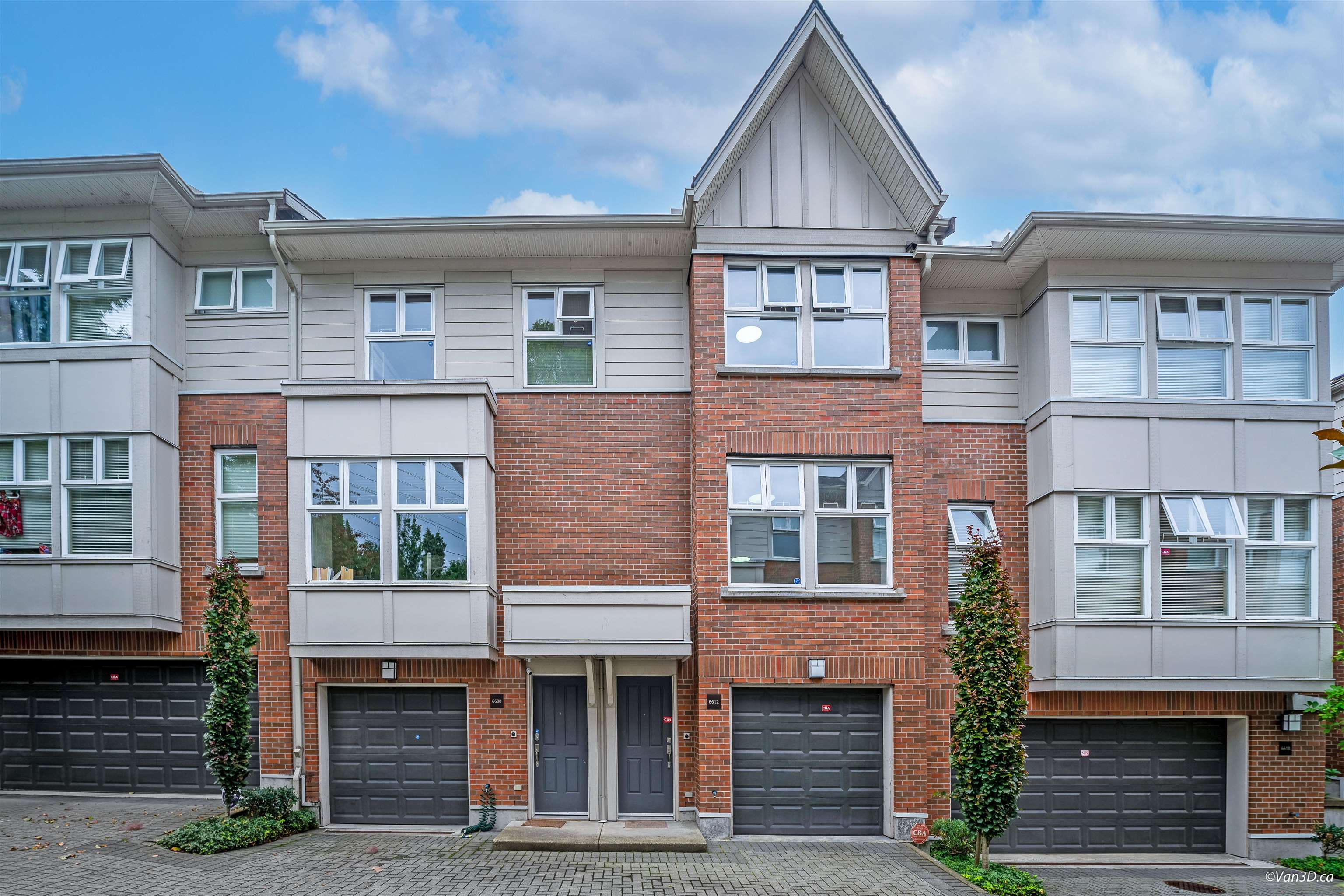 6612 Arbutus Street, Vancouver, BC V6P 5S5