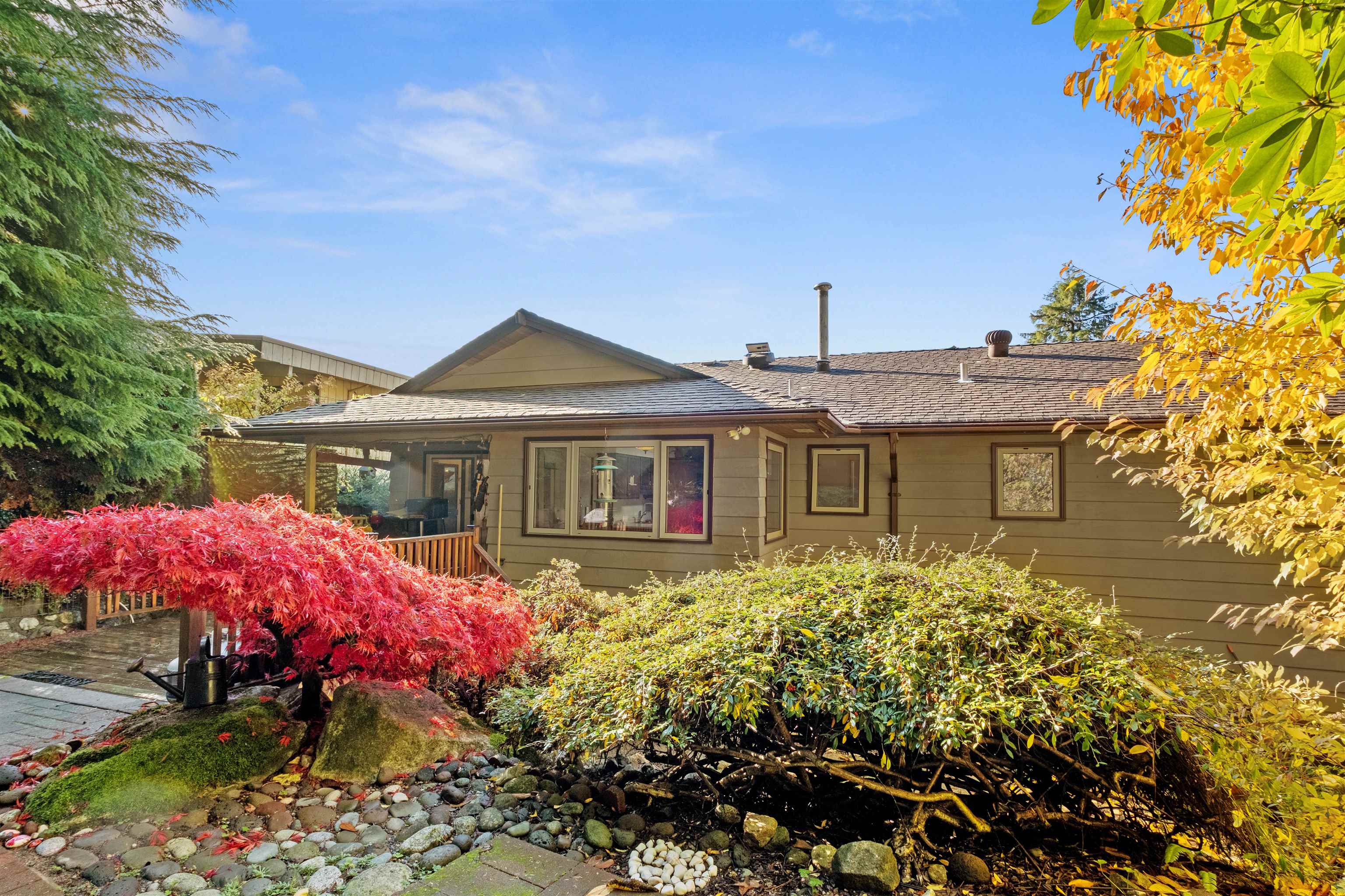 5256 Malaspina Place, North Vancouver, BC V7R 4M1