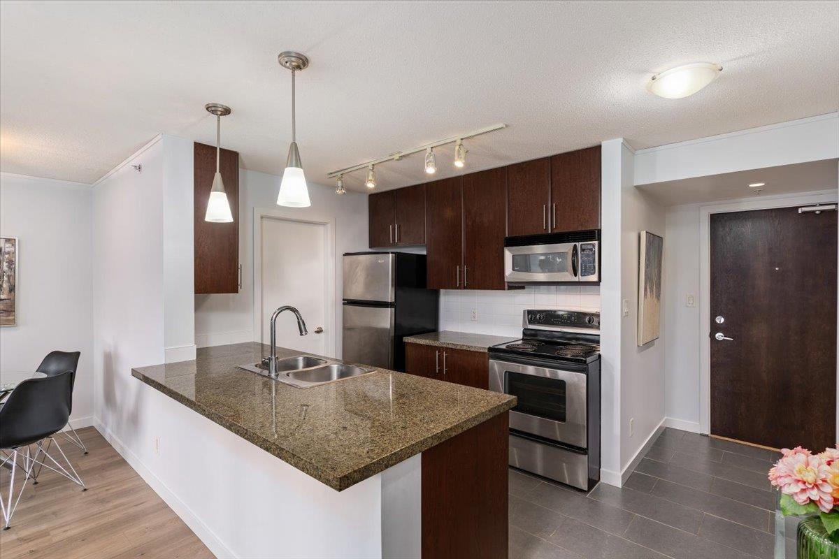 58 Keefer Place #1805, Vancouver, BC V6B 0B8