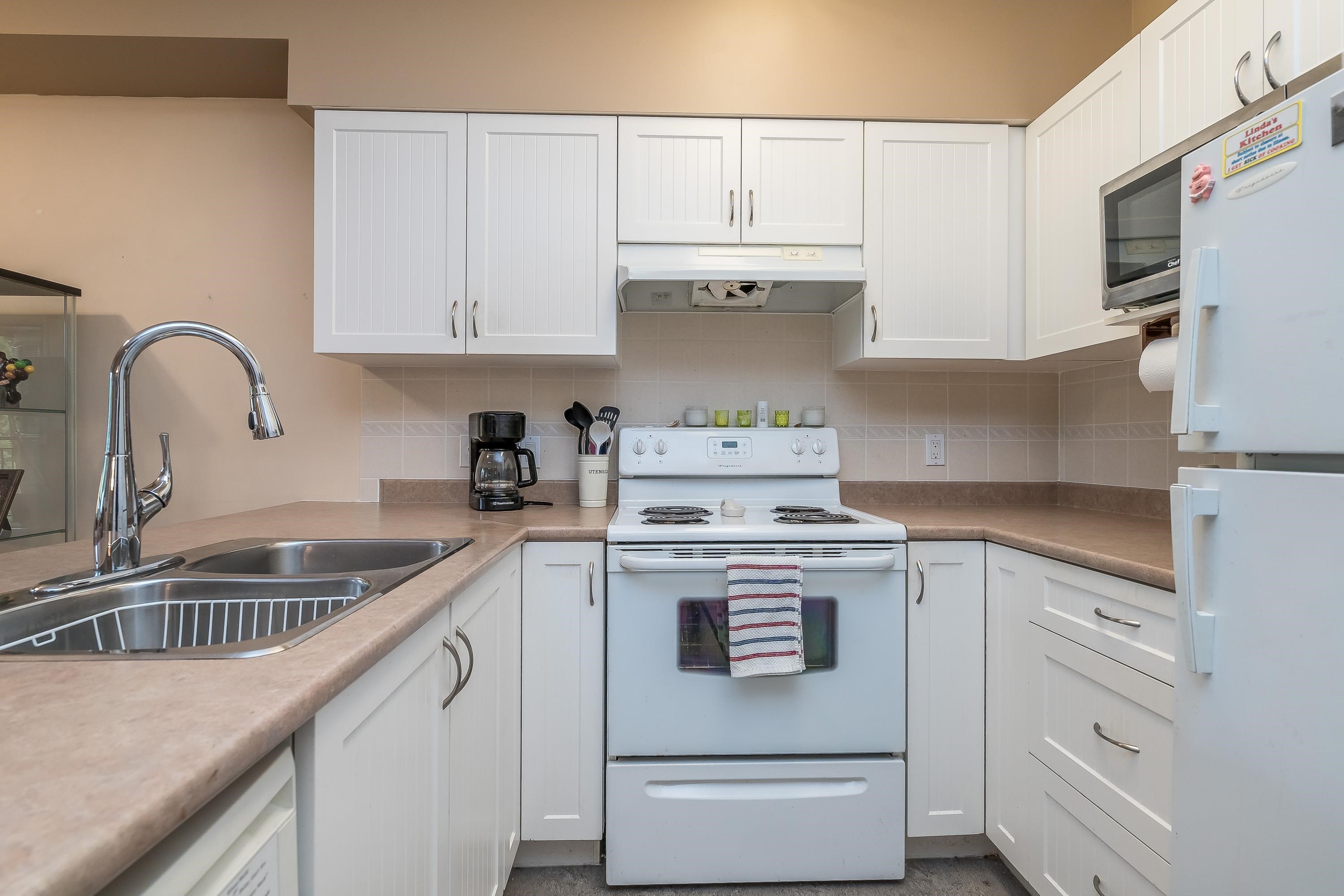 16068 83 Ave #405, Surrey, BC V3S 8M2