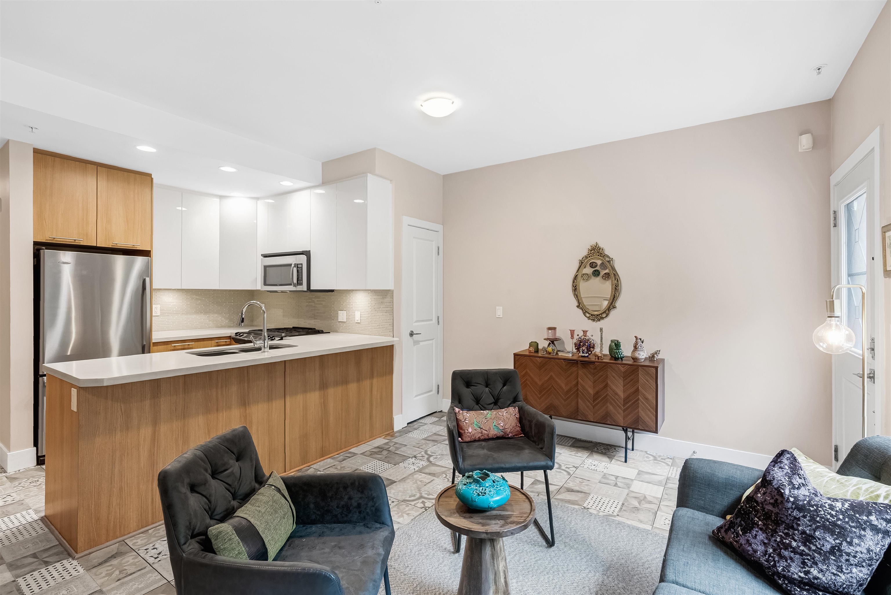 460 East 5th Avenue, Vancouver, BC V5T 1H9