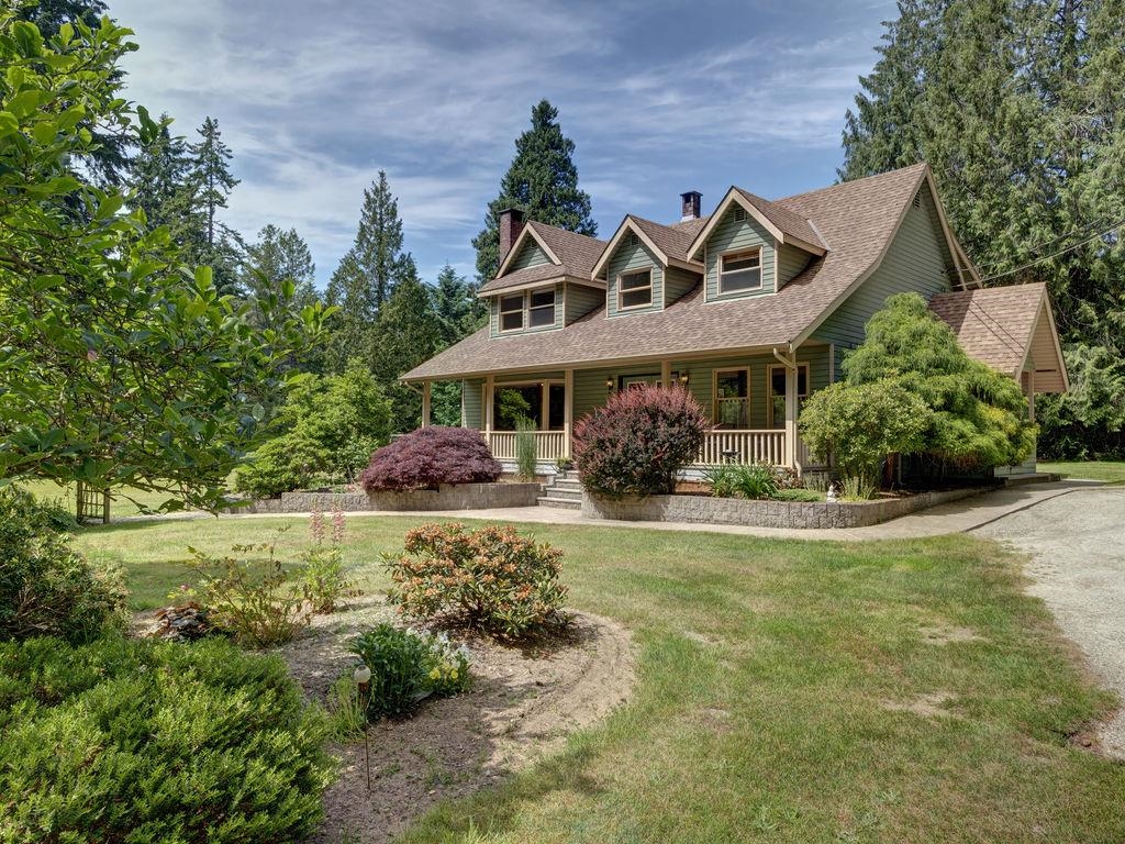1317 Lockyer Rd, Roberts Creek, BC V0N 2W1