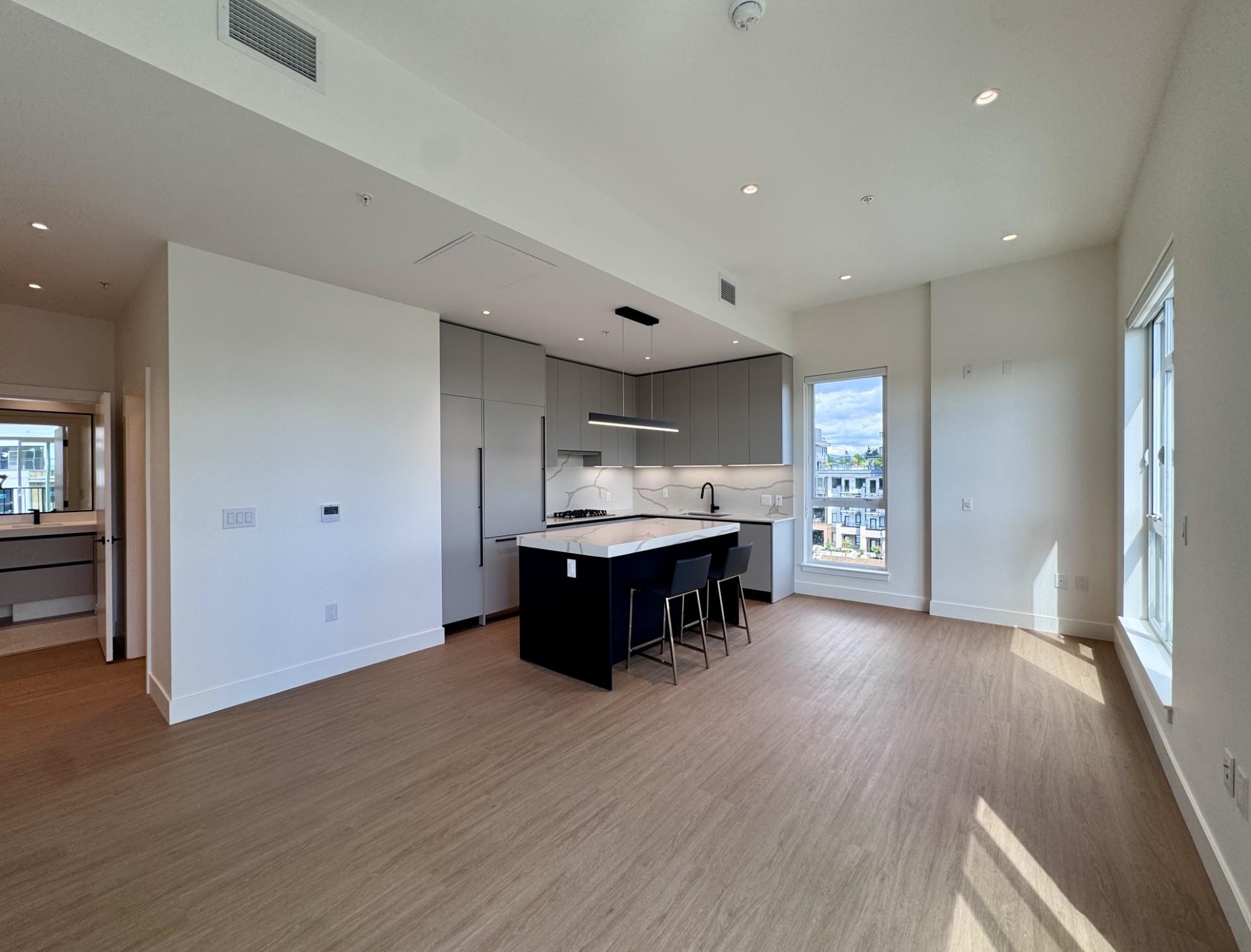 2235 E Broadway #602, Vancouver, BC V5N 0J5