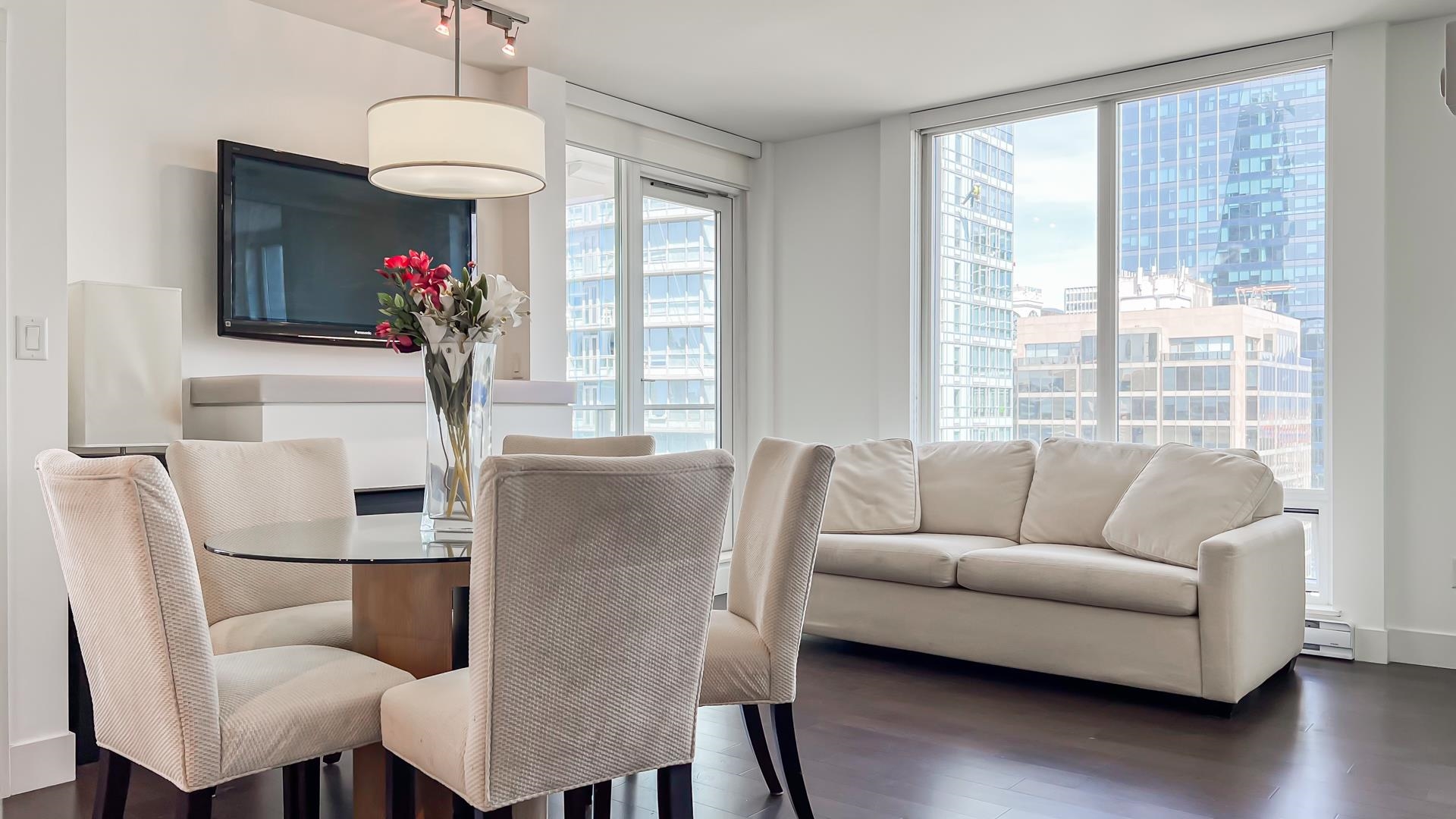 565 Smithe Street #2004, Vancouver, BC V6B 0E4
