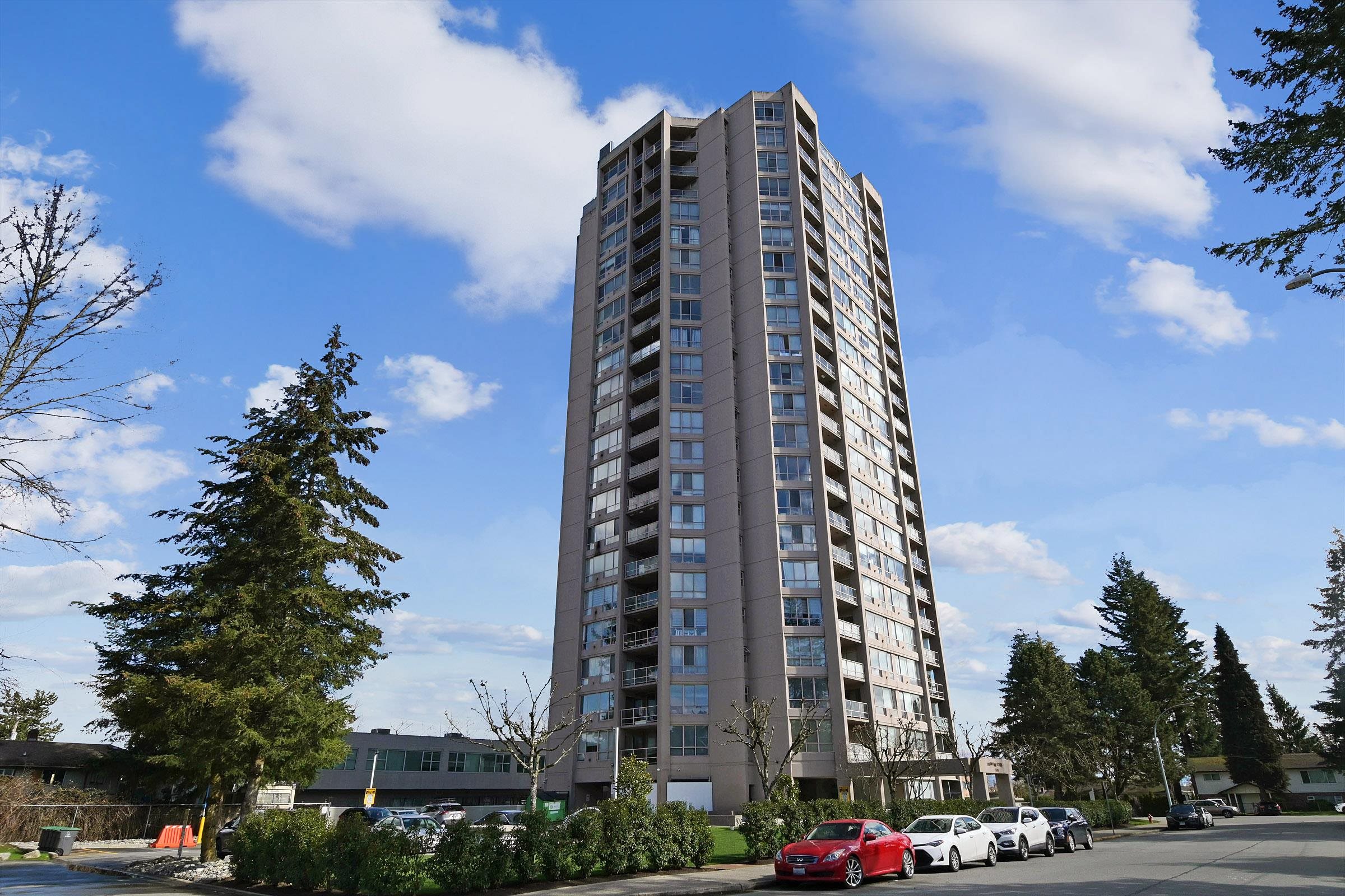 14881 103a Avenue #2004, Surrey, BC V3R 0M5