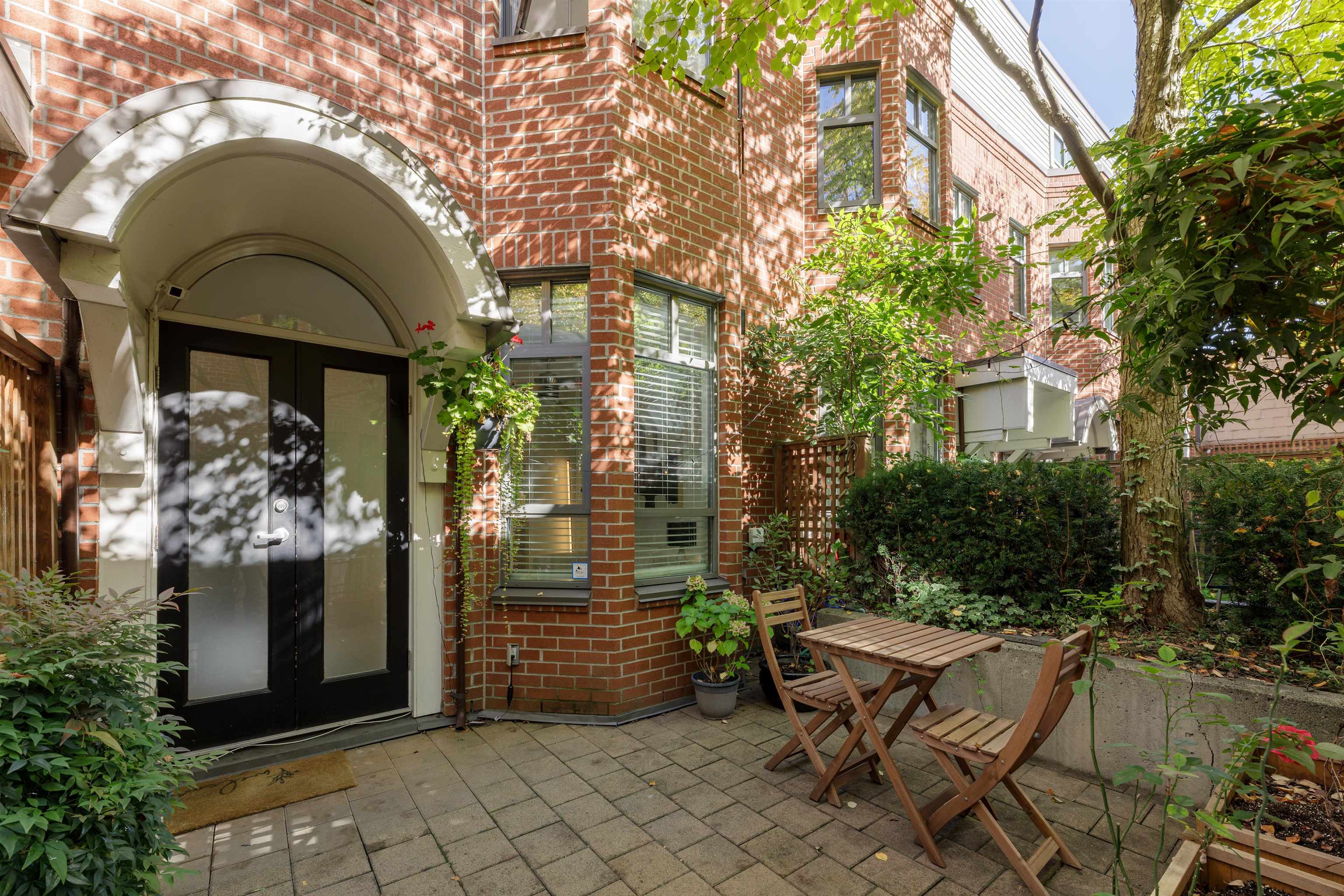 828 West 6th Avenue, Vancouver, BC V5Z 1A6