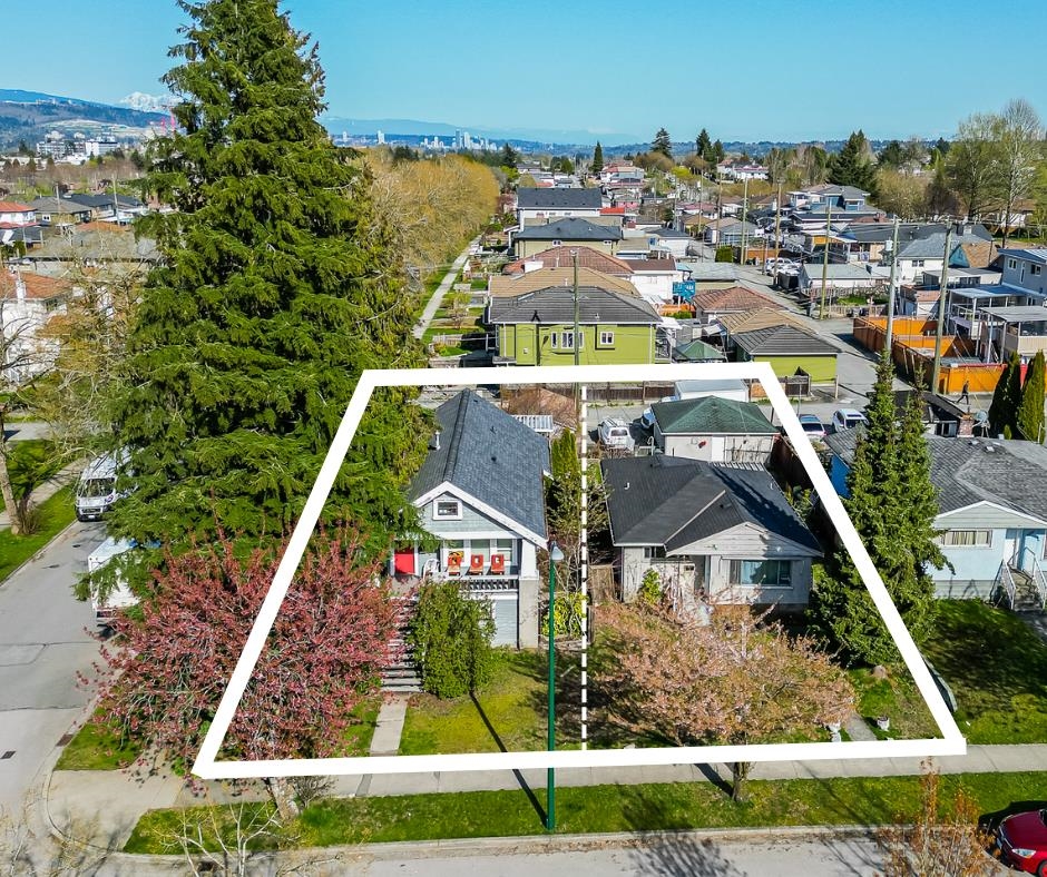4404 Rupert Street, Vancouver, BC V5R 2J2