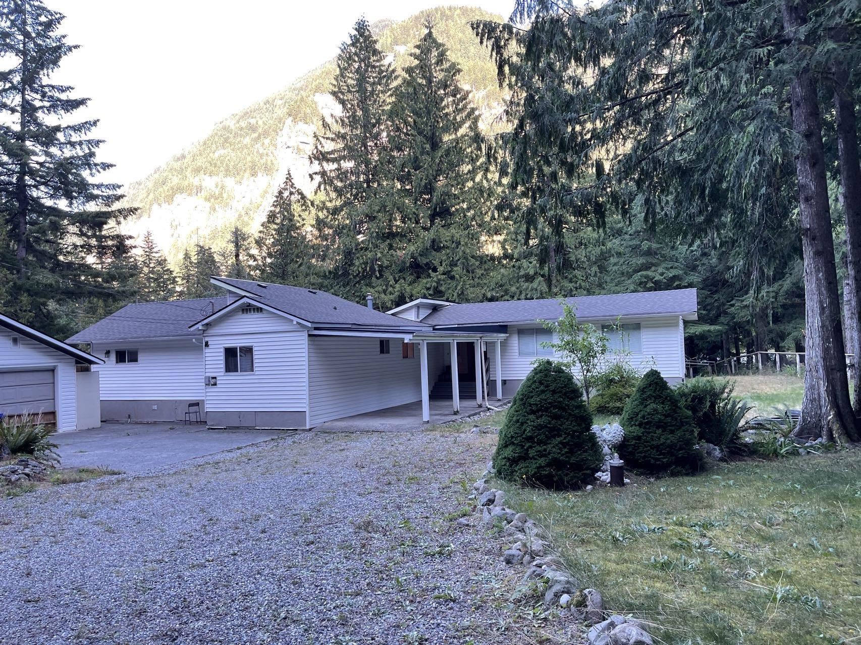 19552 Silver Skagit Road, Hope, BC V0X 1L2