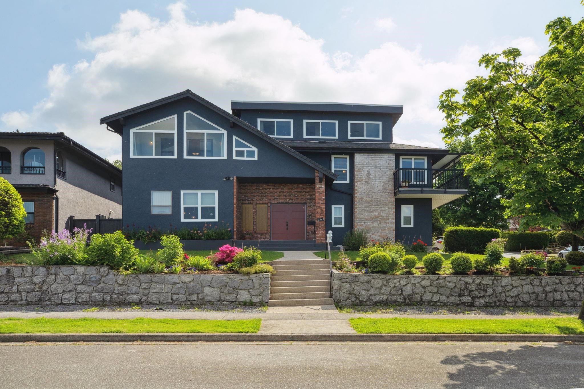 7347 Queenston Court, Burnaby, BC V5A 3M5