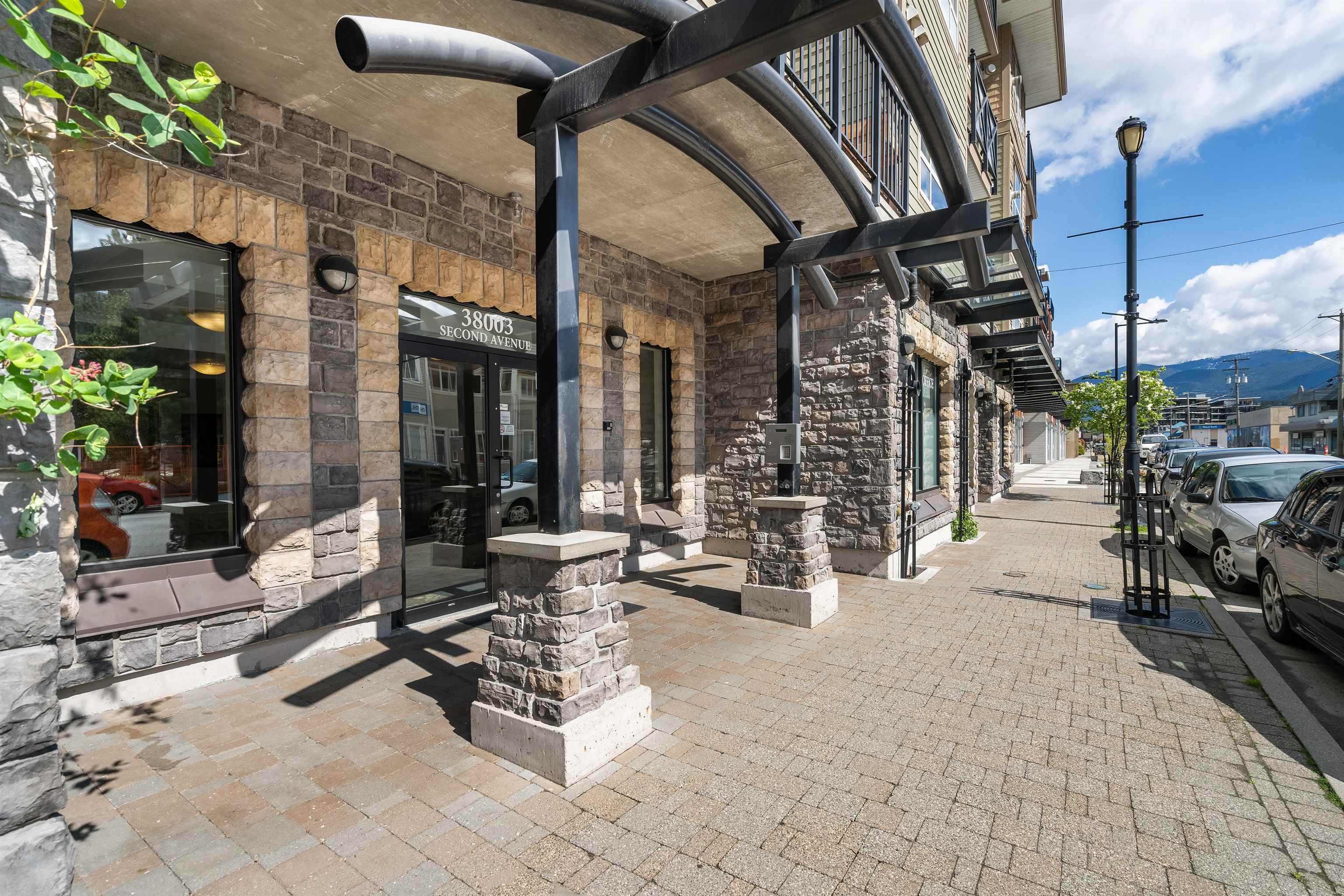 38003 2 Avenue #202, Squamish, BC V8B 0C4